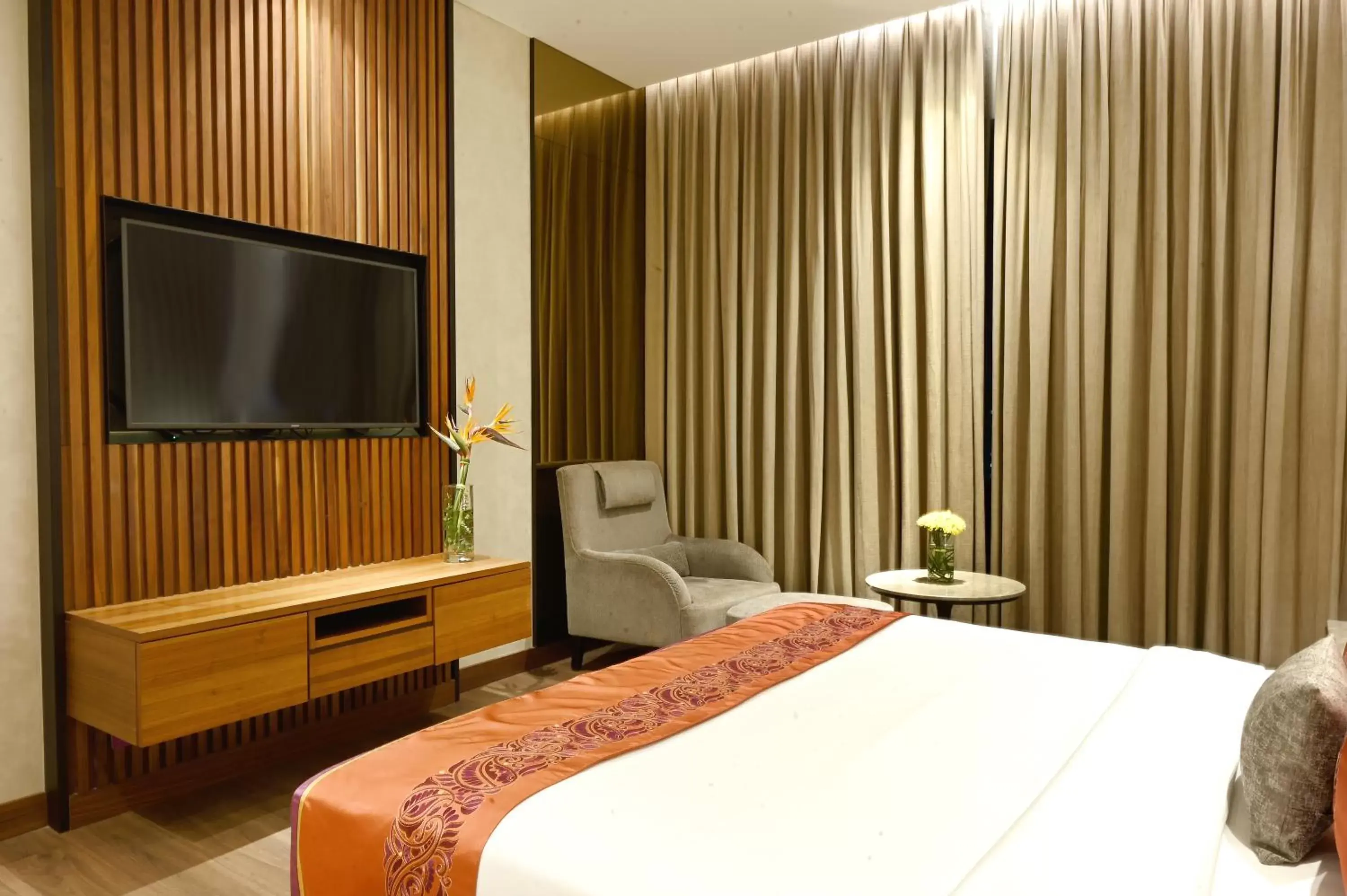 Bedroom, Bed in Vivanta Kolkata EM Bypass