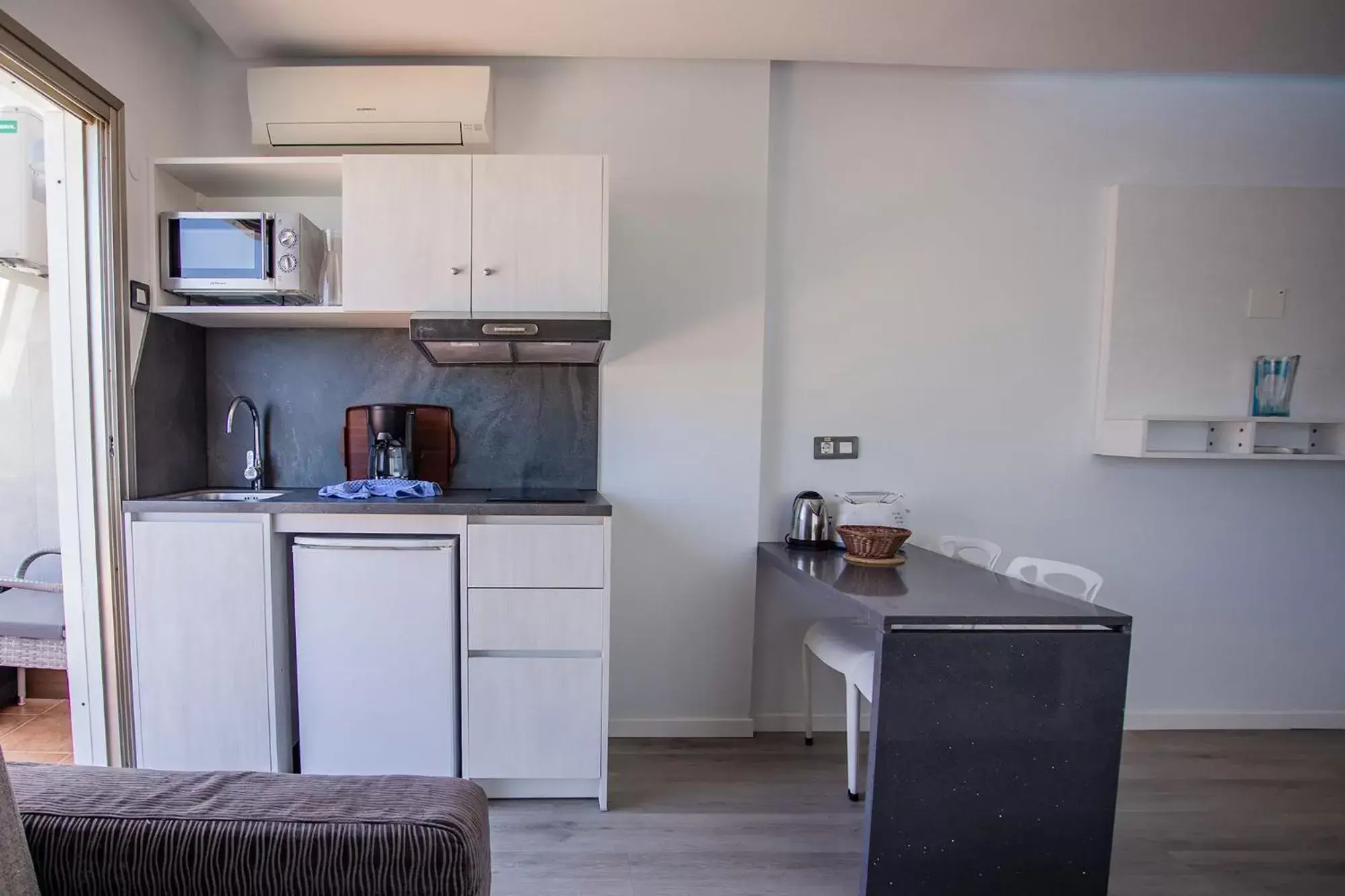 Kitchen or kitchenette, Kitchen/Kitchenette in Servatur Casablanca Suites & Spa - Adults Only