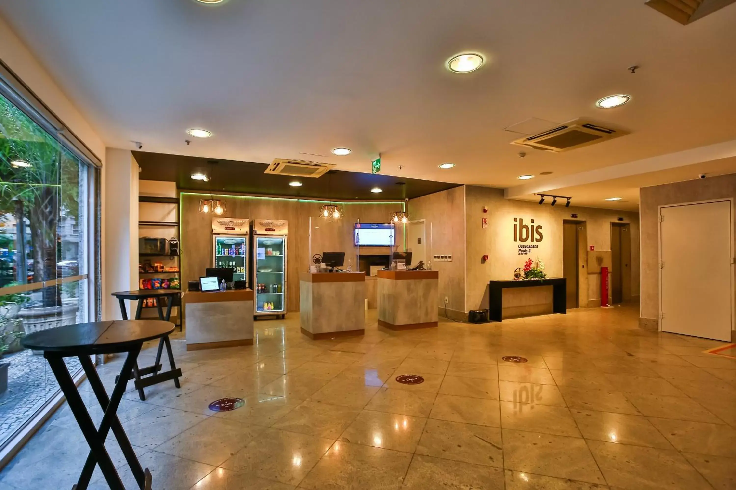 Lobby or reception in ibis Copacabana Posto 2