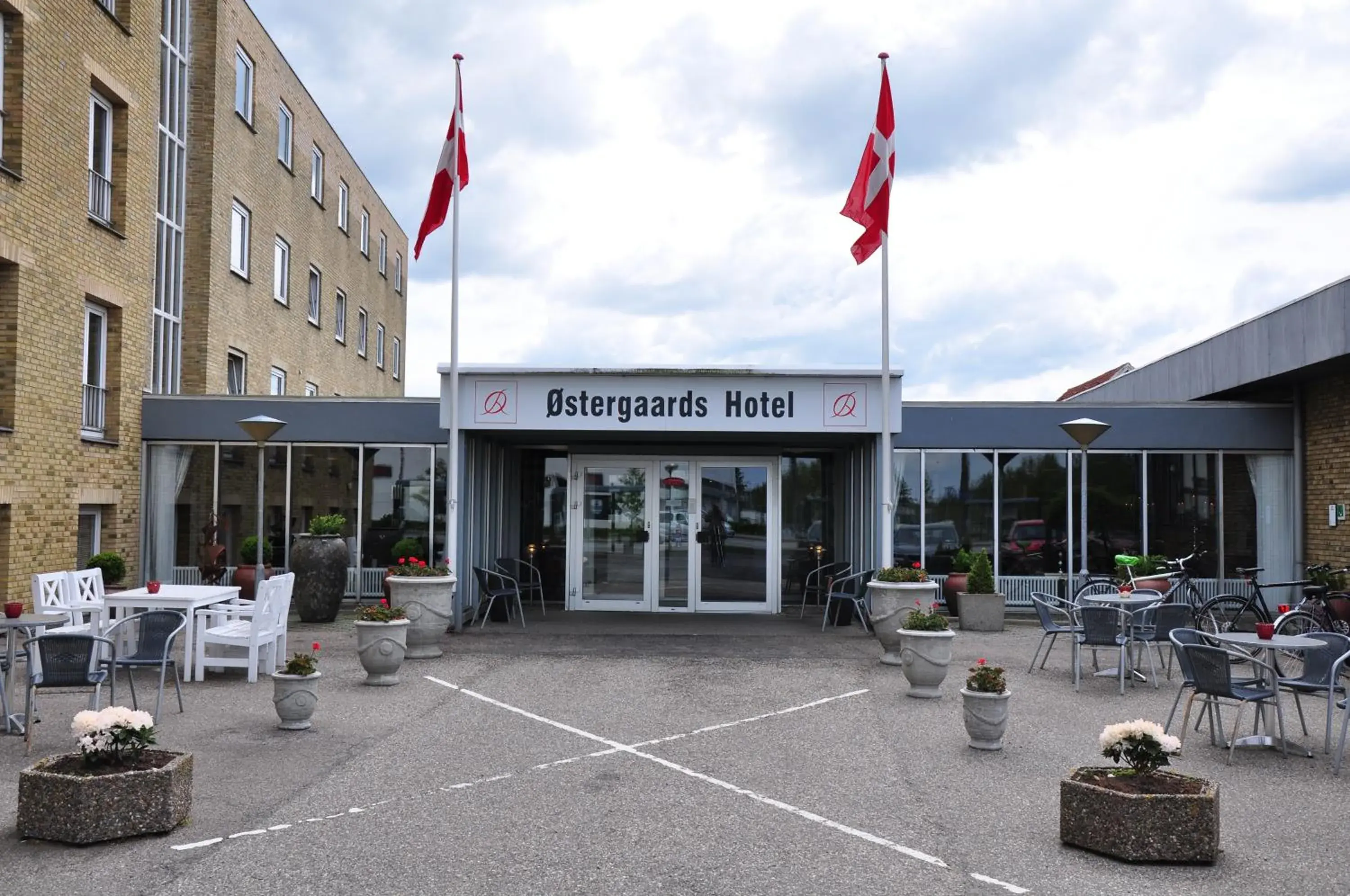 Facade/entrance in Østergaards Hotel