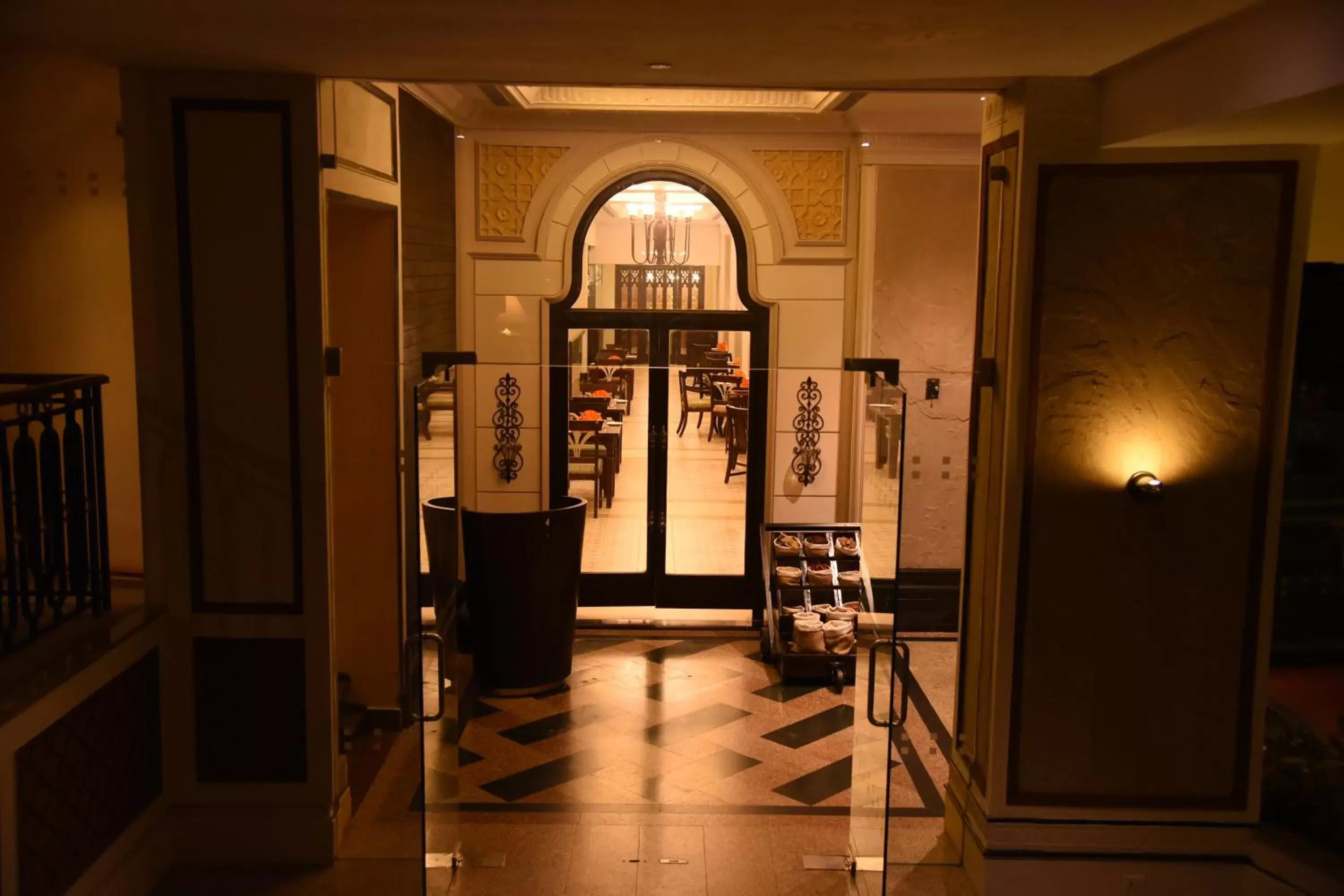 Restaurant/places to eat in The Gateway Hotel Beach Road, Calicut Restaurant/places to eat in The Gateway Hotel Beach Road, Calicut