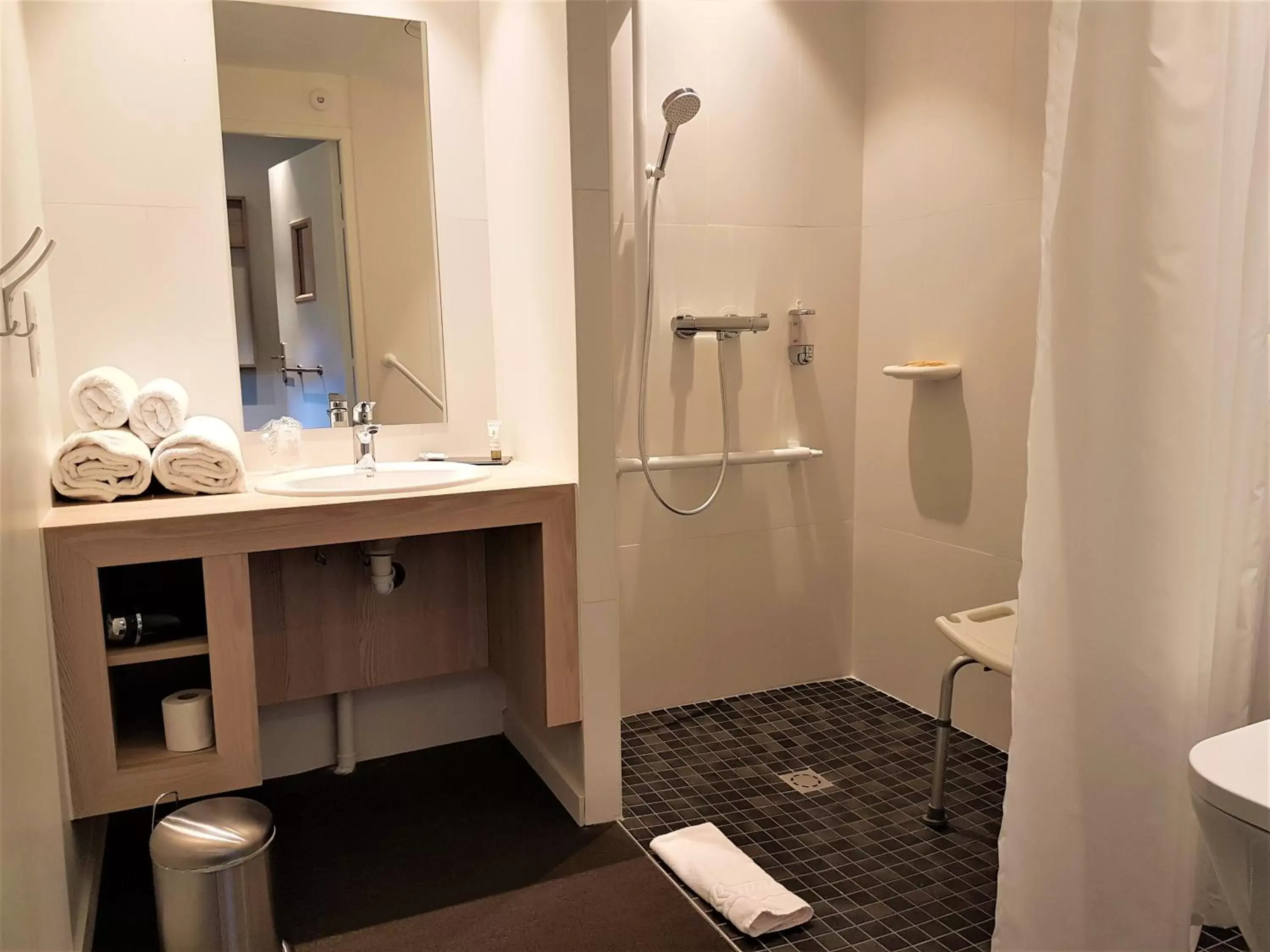 Toilet, Bathroom in Mildiss Hotel - BW Signature Collection