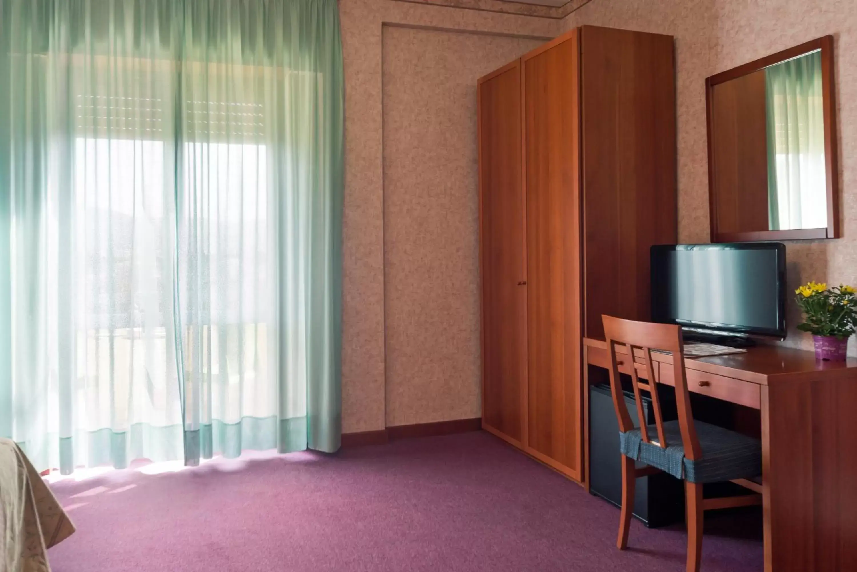 Triple Room in Hotel Columbus sul Lago Triple Room in Hotel Columbus sul Lago