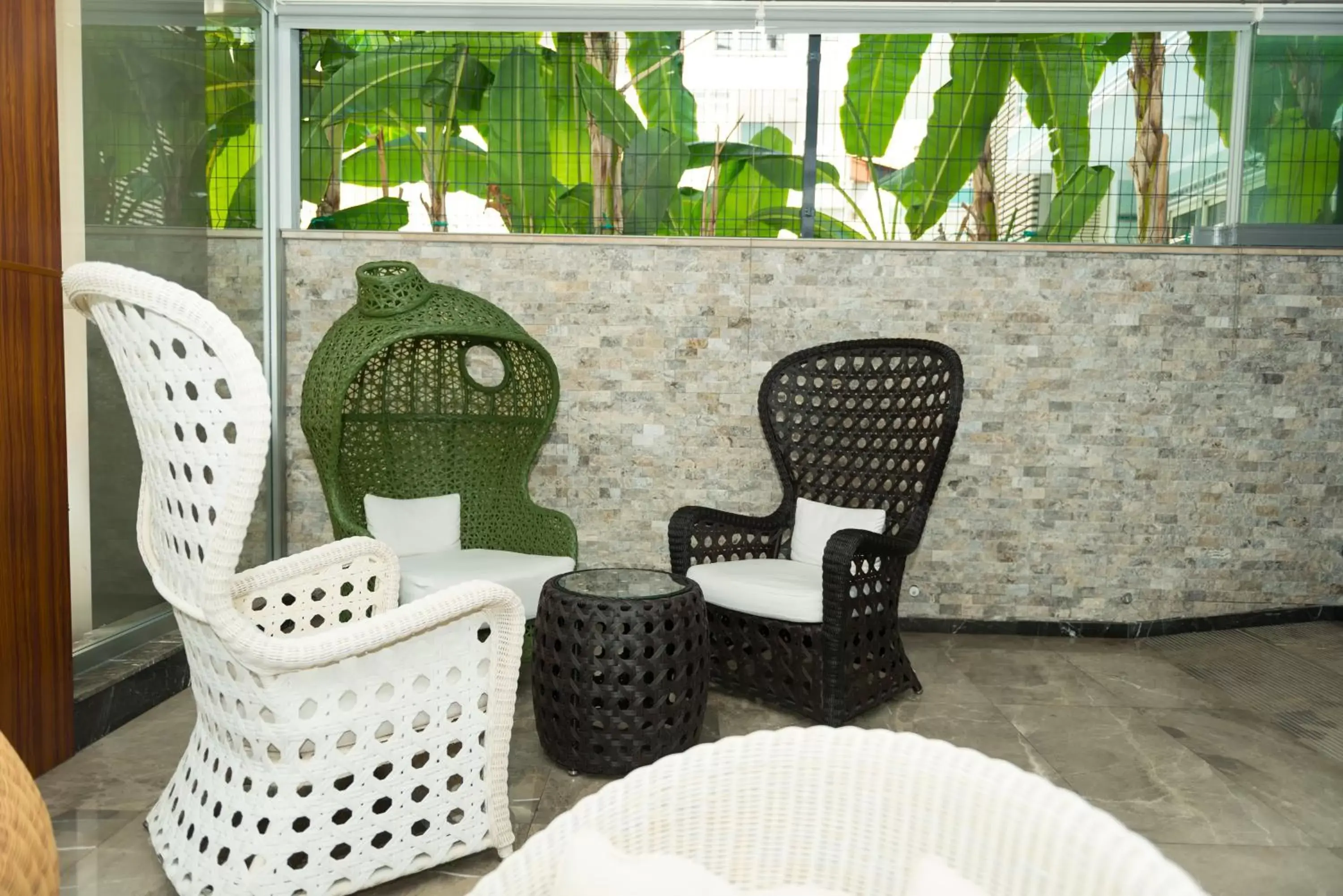 Spring, Seating Area in Kleopatra Suit Hotel