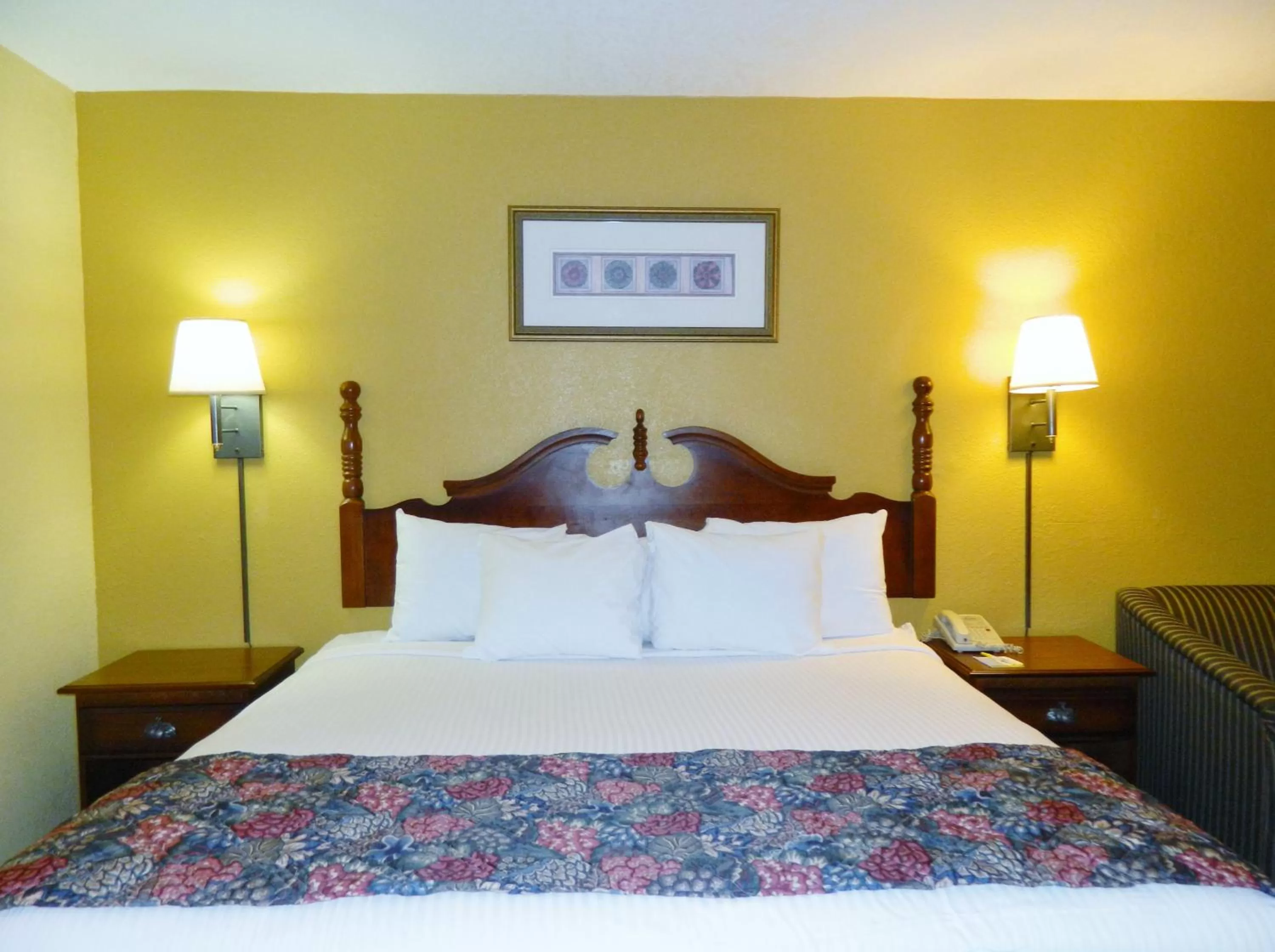 Bed in Days Inn by Wyndham Hoover Birmingham