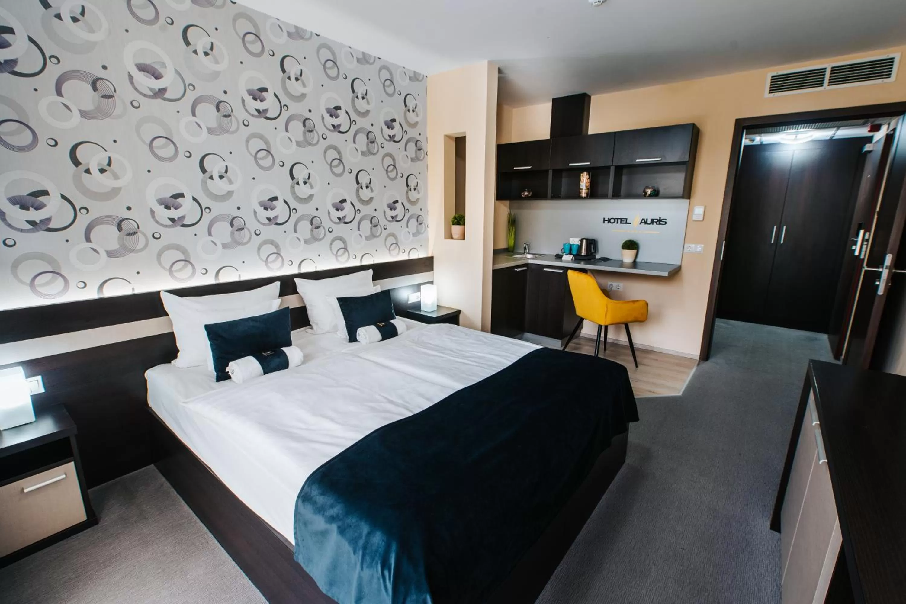 Photo of the whole room, Bed in Hotel Auris