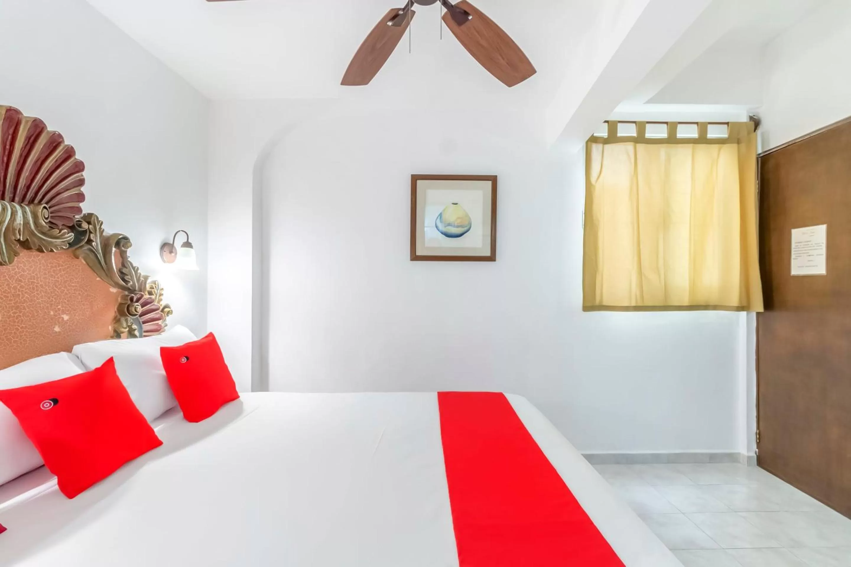 Bedroom, Bed in Hotel Rath