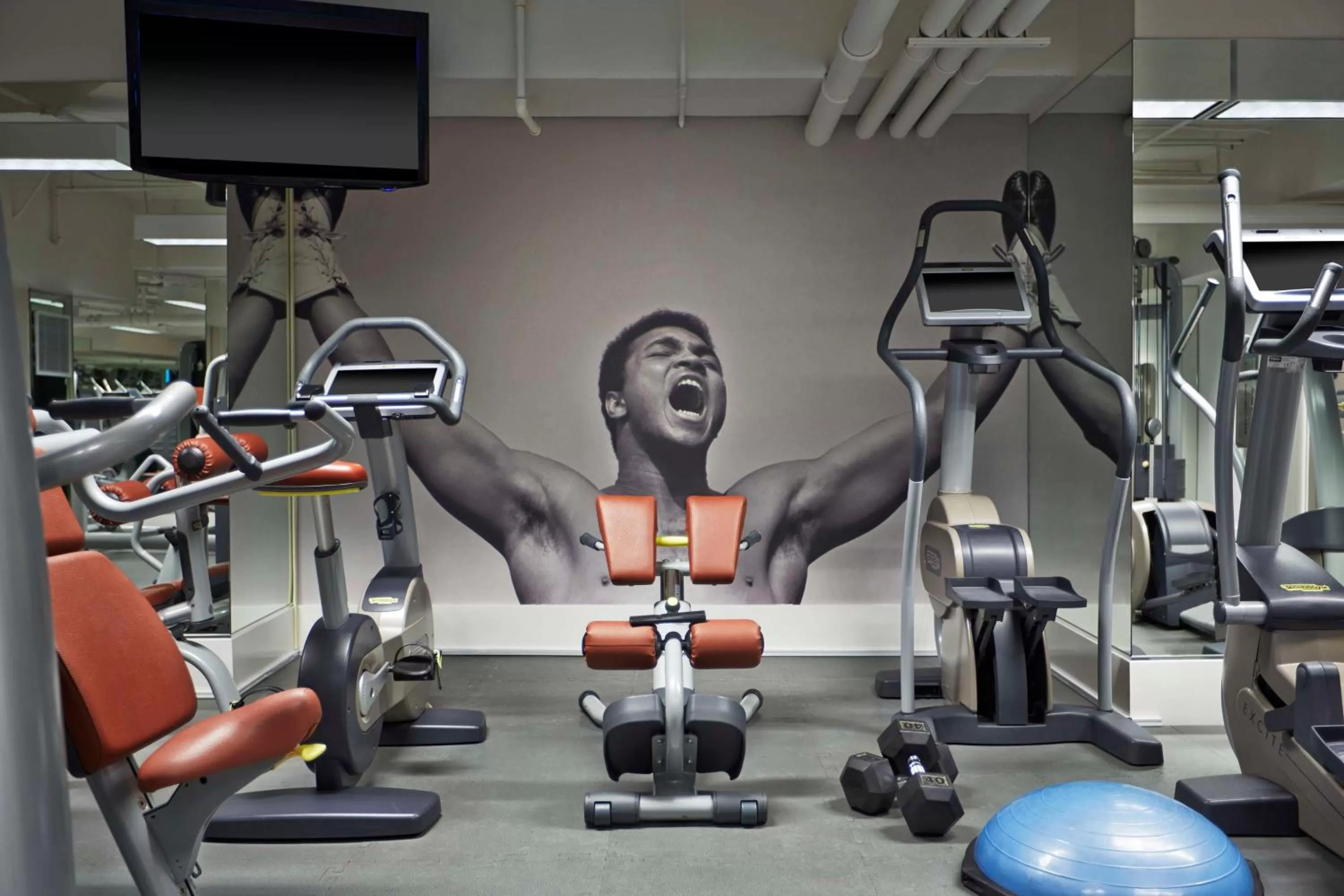 Fitness centre/facilities in Cameo Beverly Hills
