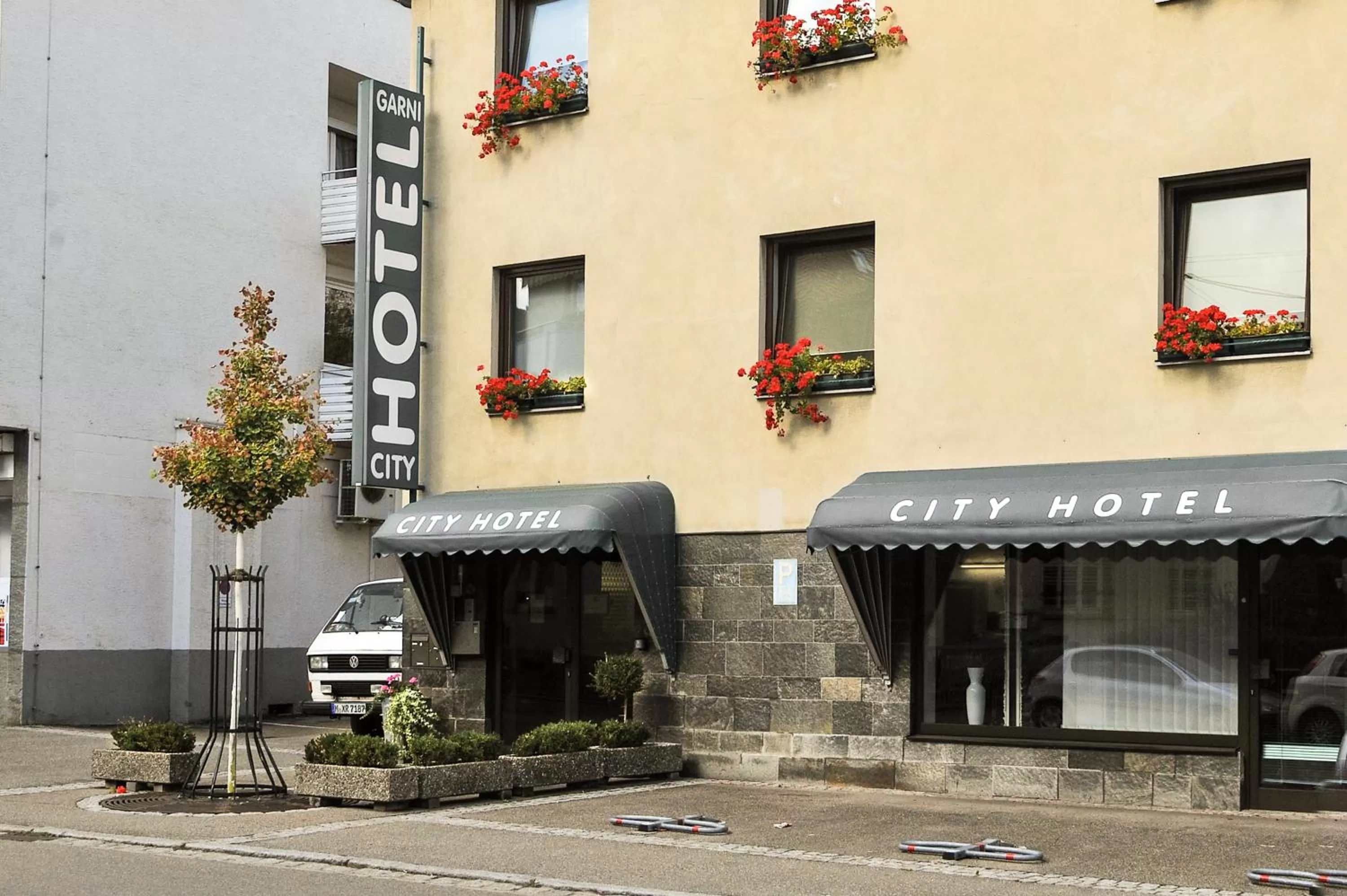 Property building in City Hotel Fellbach 24H CHECK-IN