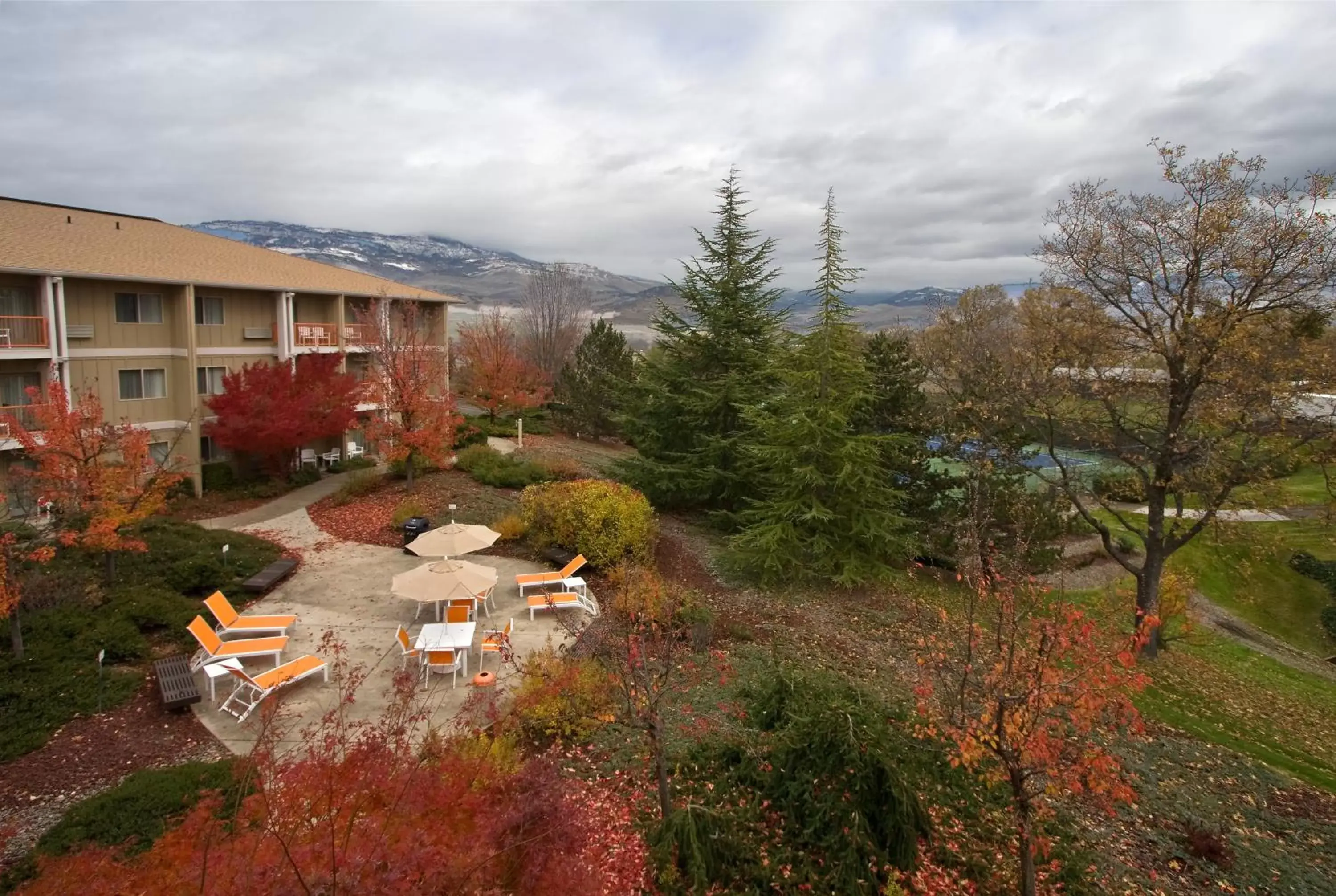 Garden in Ashland Hills Hotel & Suites