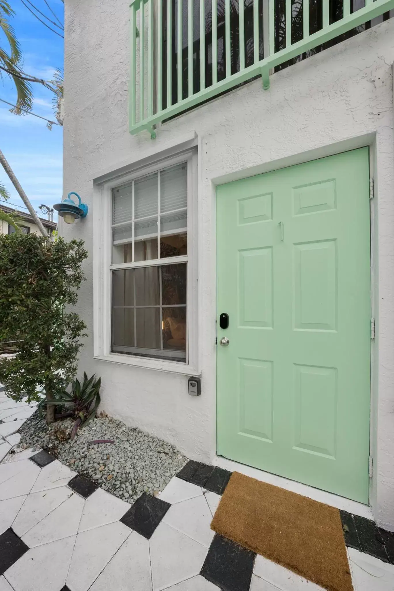 Facade/entrance in Las Olas Guest House