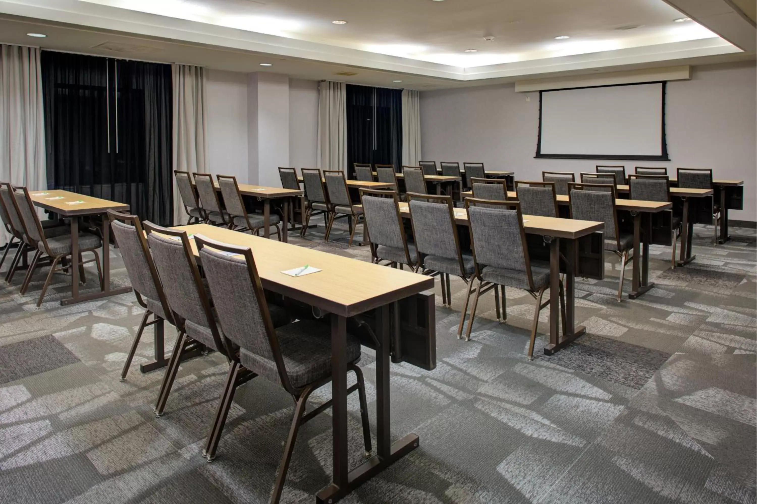 Meeting/conference room in Courtyard Richmond Chester