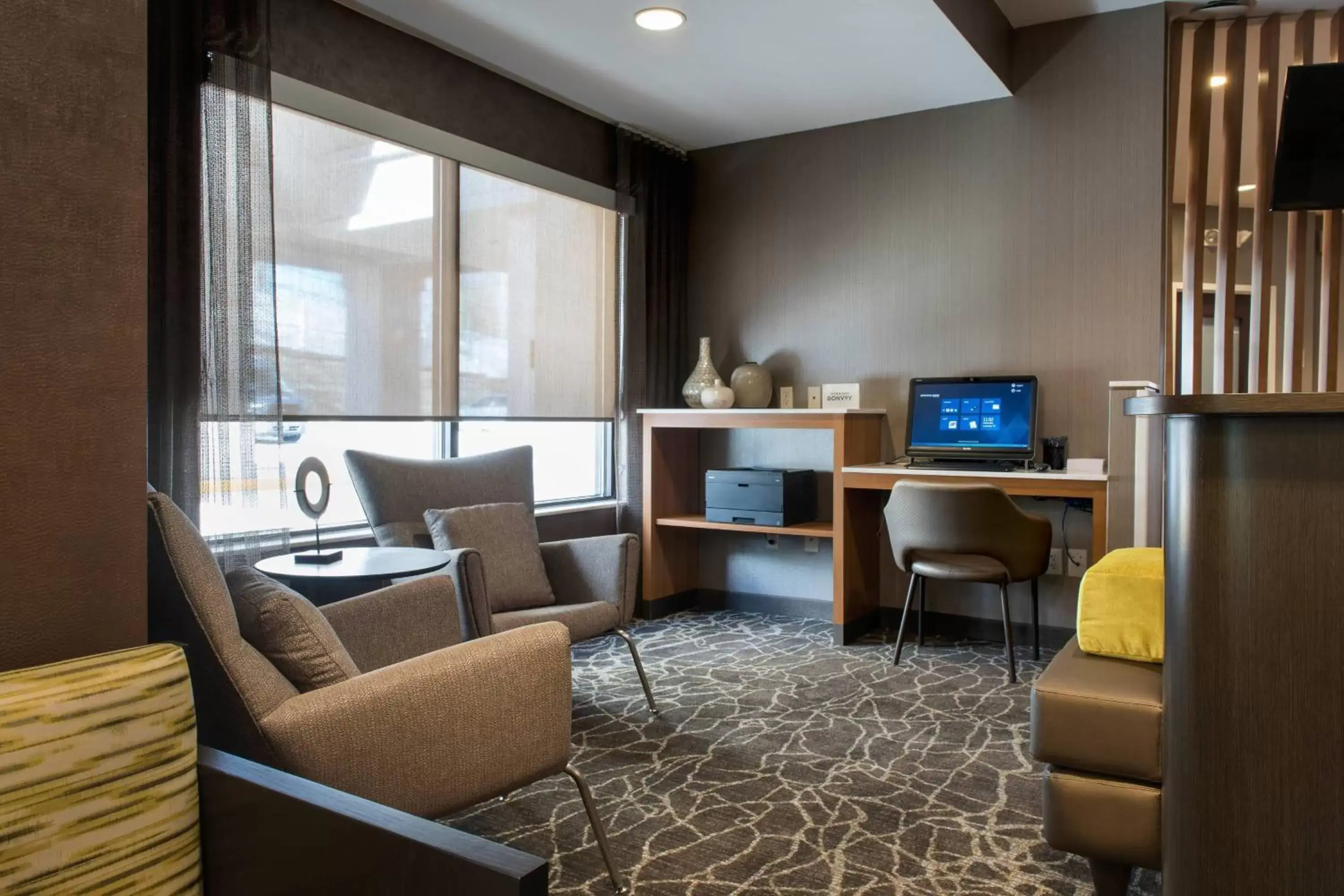 Business facilities, Seating Area in SpringHill Suites Danbury