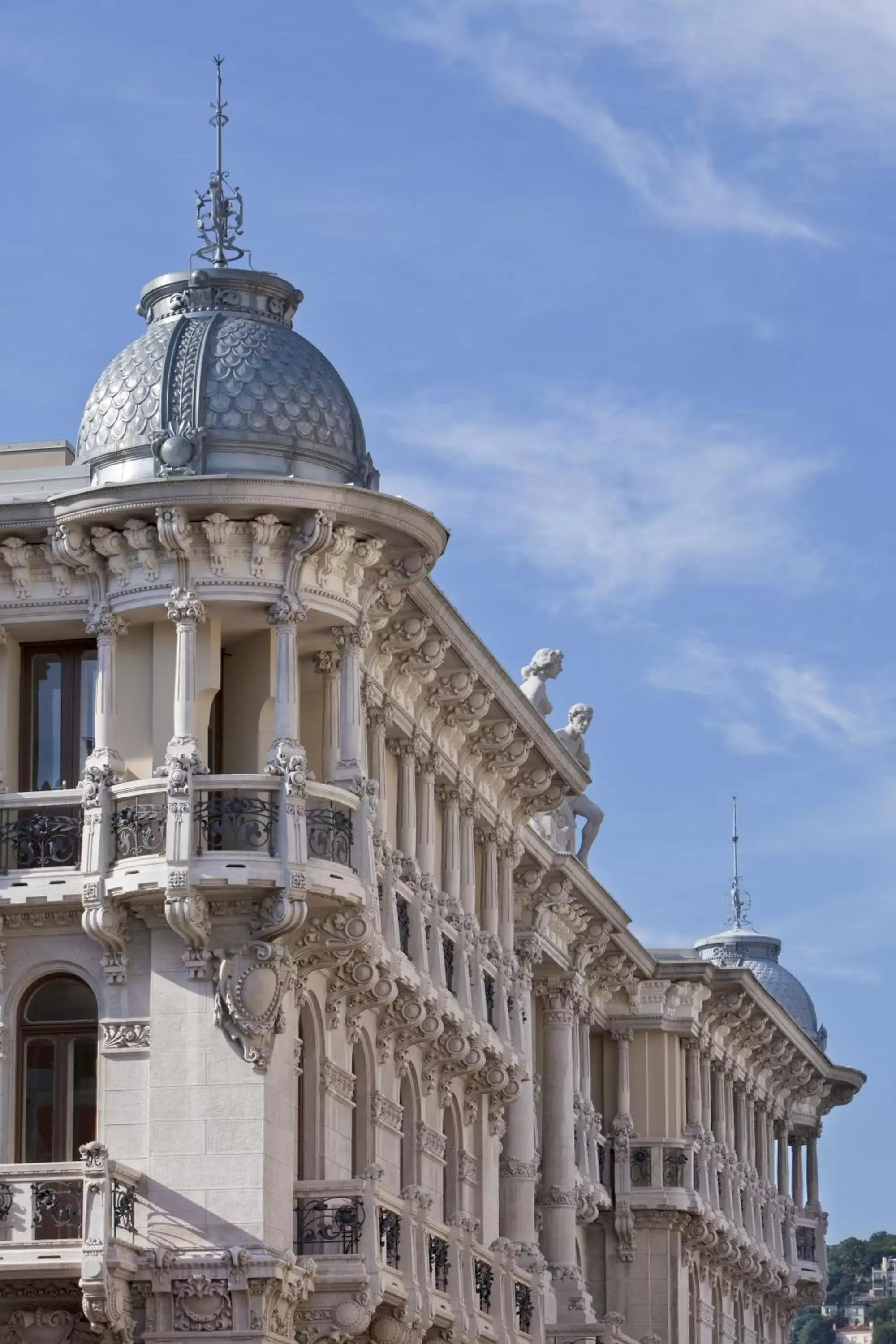Facade/entrance in Palace Suite Facade/entrance in Palace Suite
