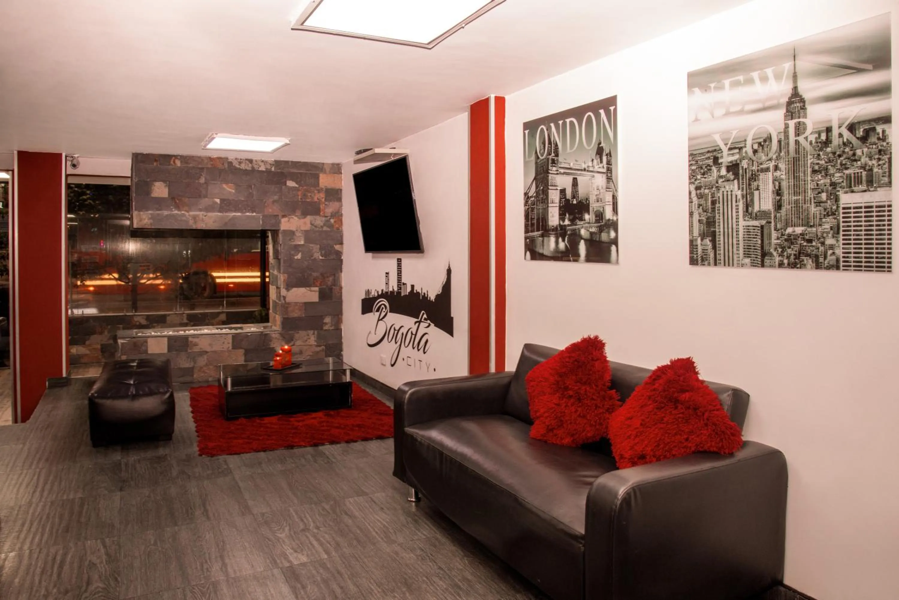 TV and multimedia in Hotel Bestmark Platino en Chapinero Bogota