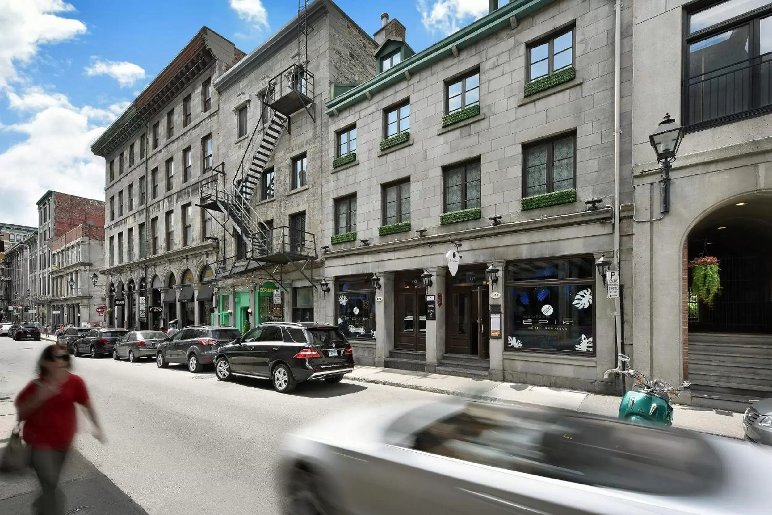 Facade/entrance, Neighborhood in Hotel Épik Montréal