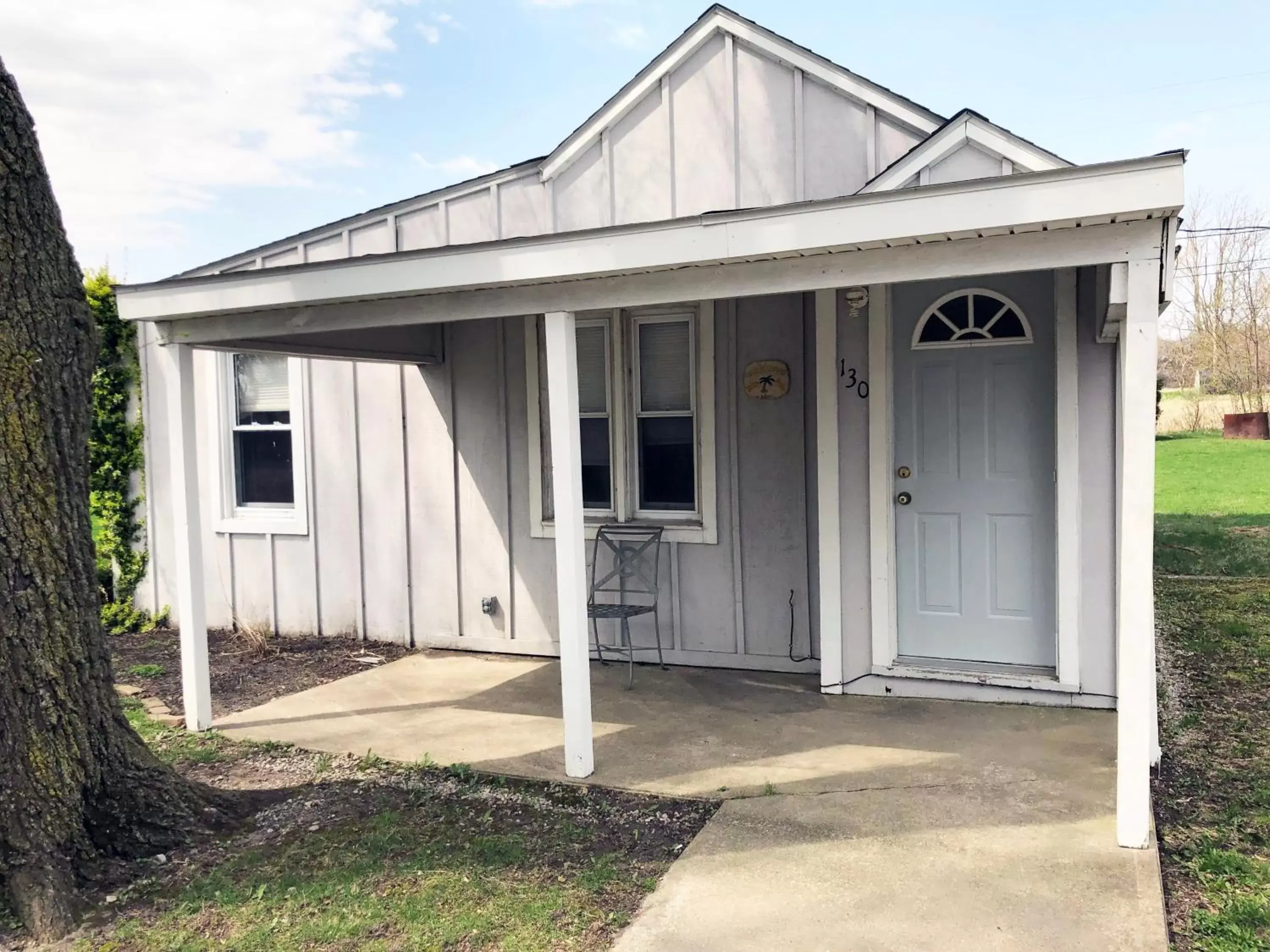 Property Building in Plantation Motel