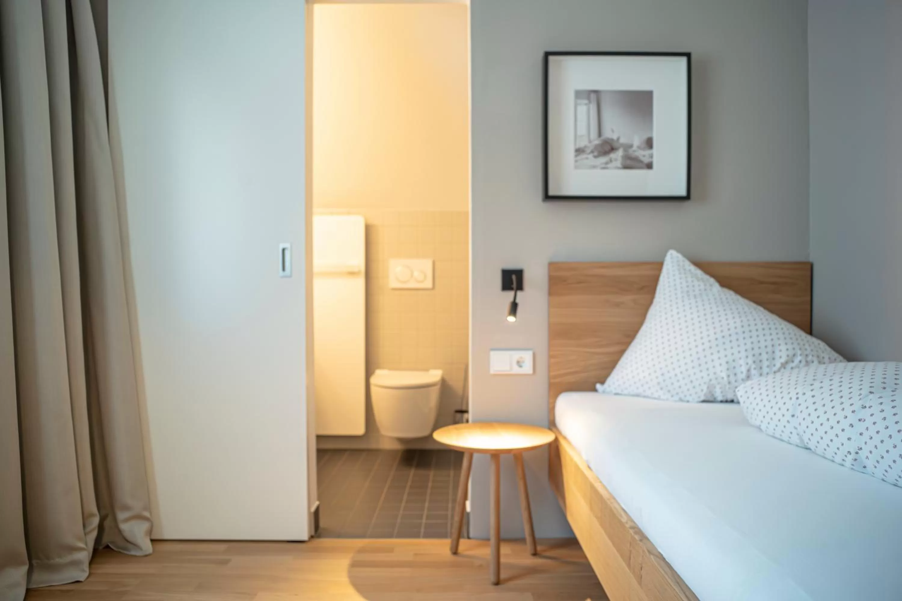 Toilet, Bed in Gasthof Löwen Tosters