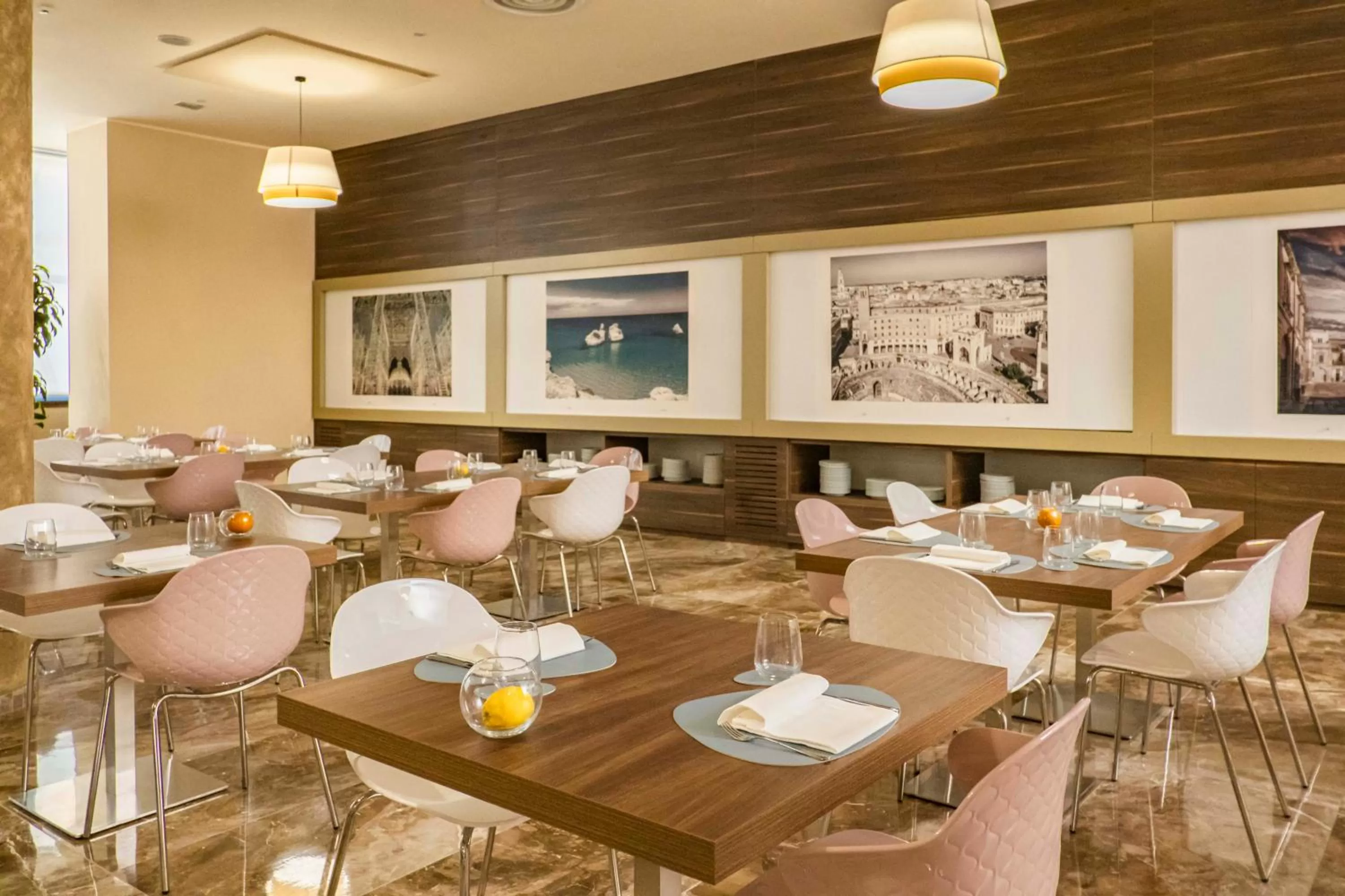 Restaurant/places to eat in Mercure Hotel President Lecce
