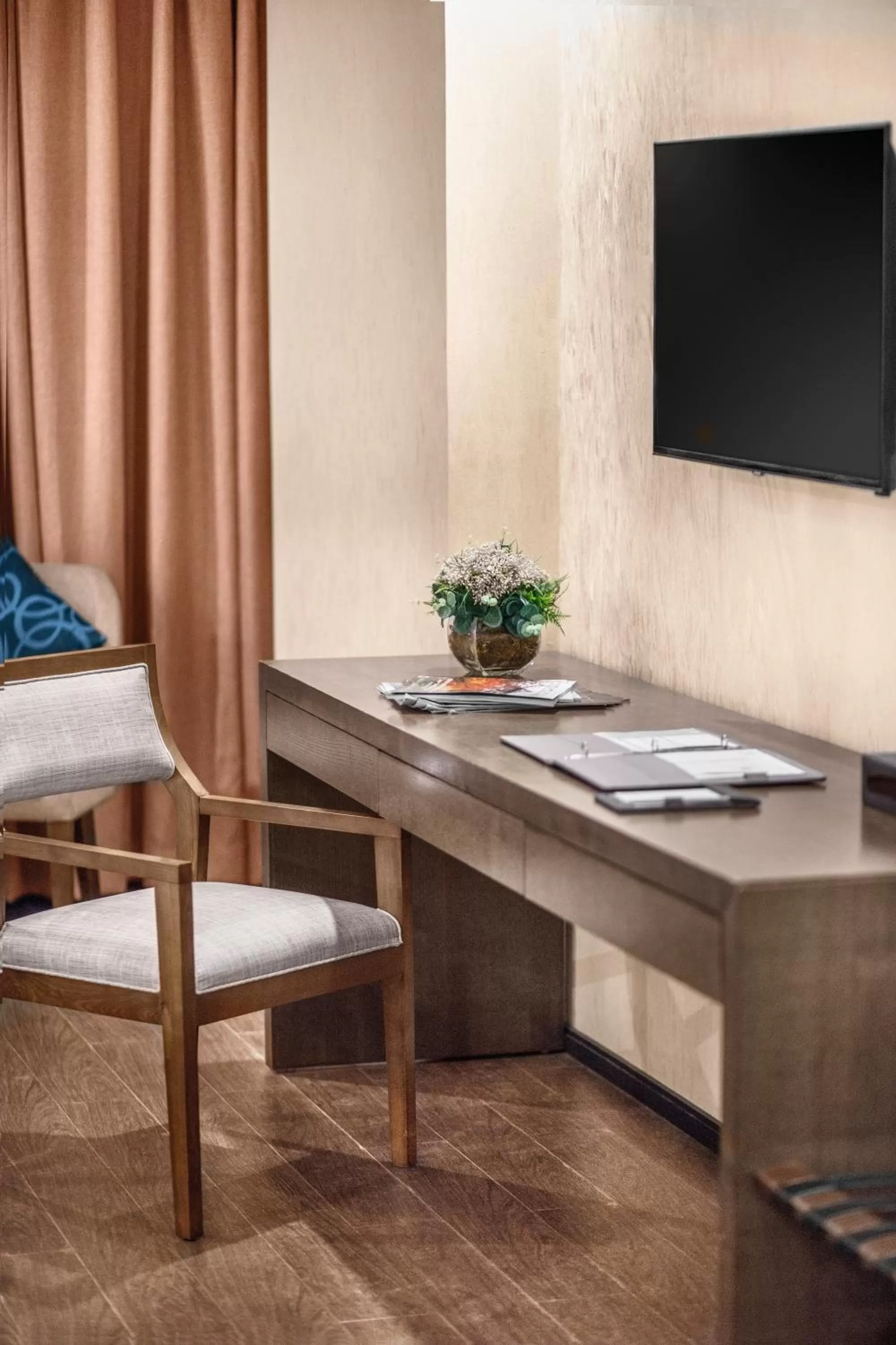 Golden Phoenix Hotel - Manila