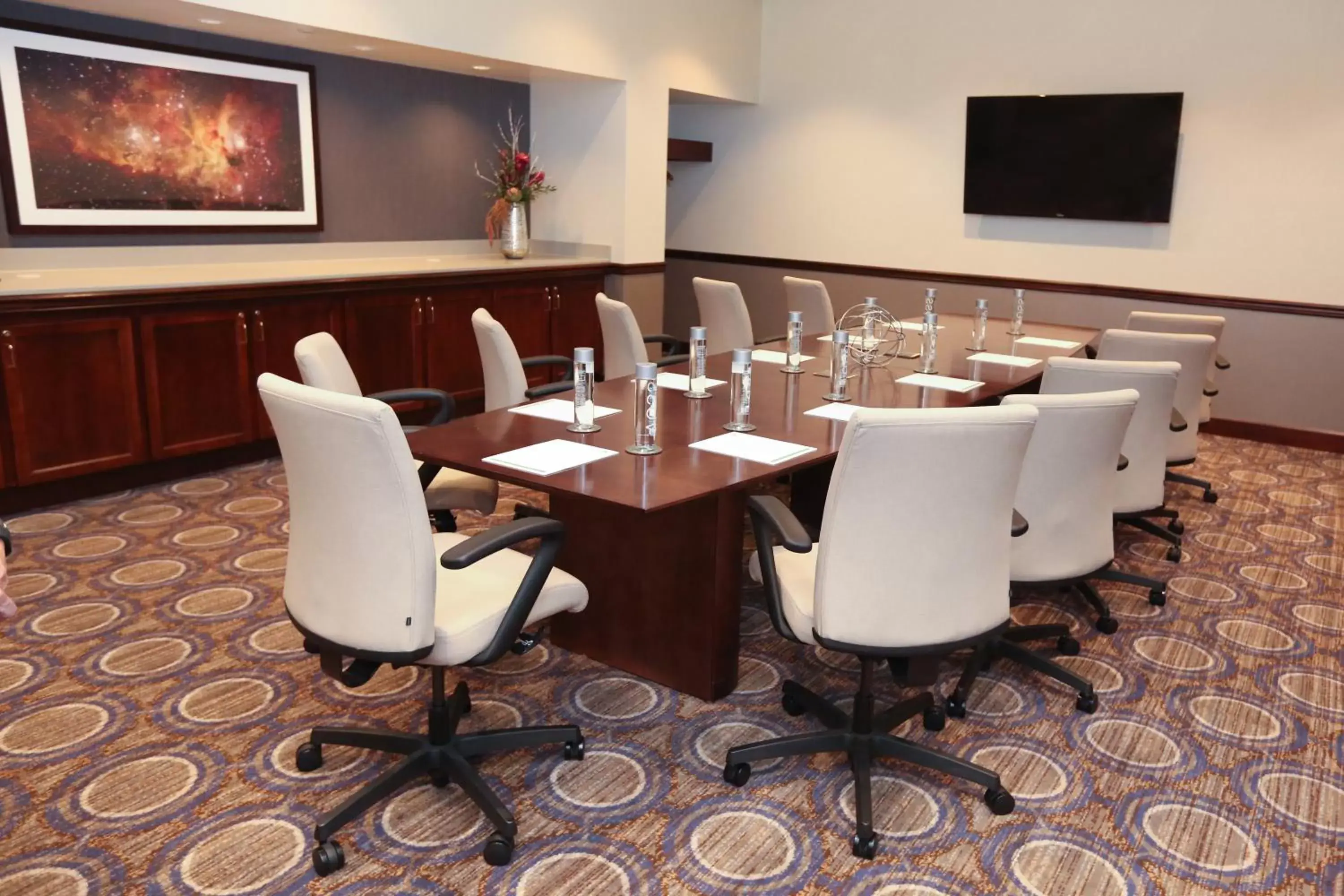Meeting/conference room in Holiday Inn Dayton/Fairborn I-675, an IHG Hotel
