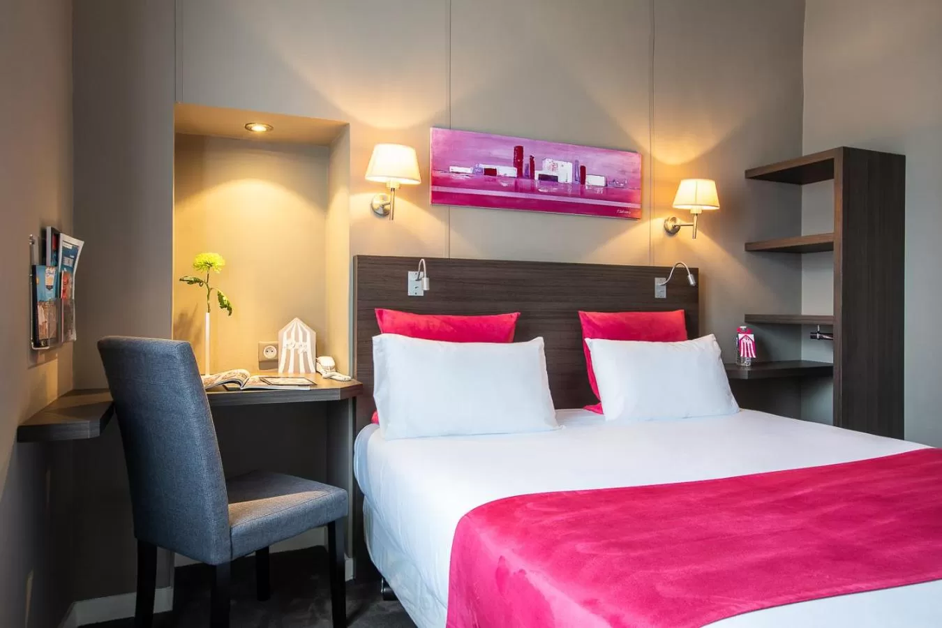 Decorative detail, Bed in Hotel Des Dunes