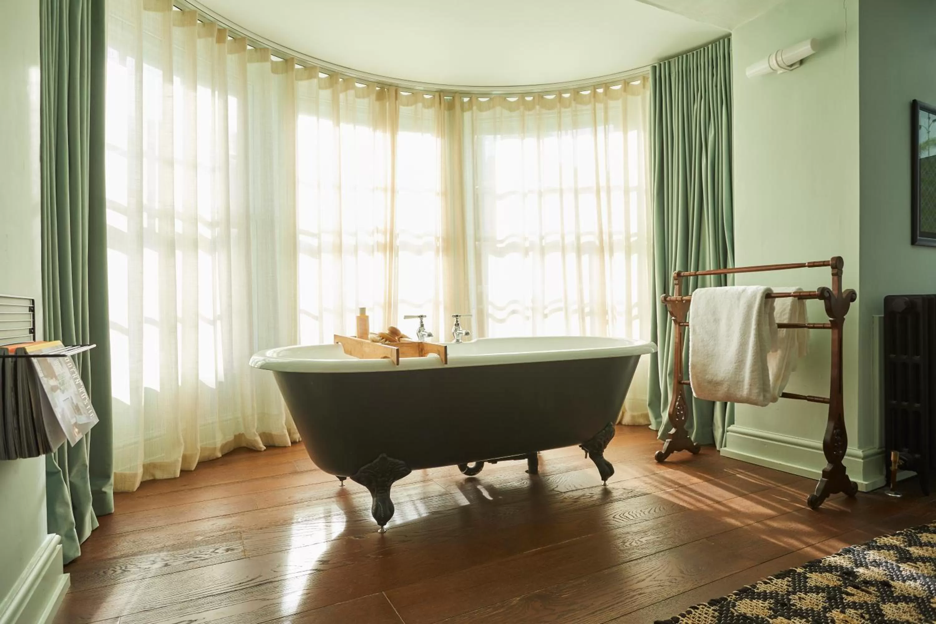 Bath, Bathroom in The King's Arms