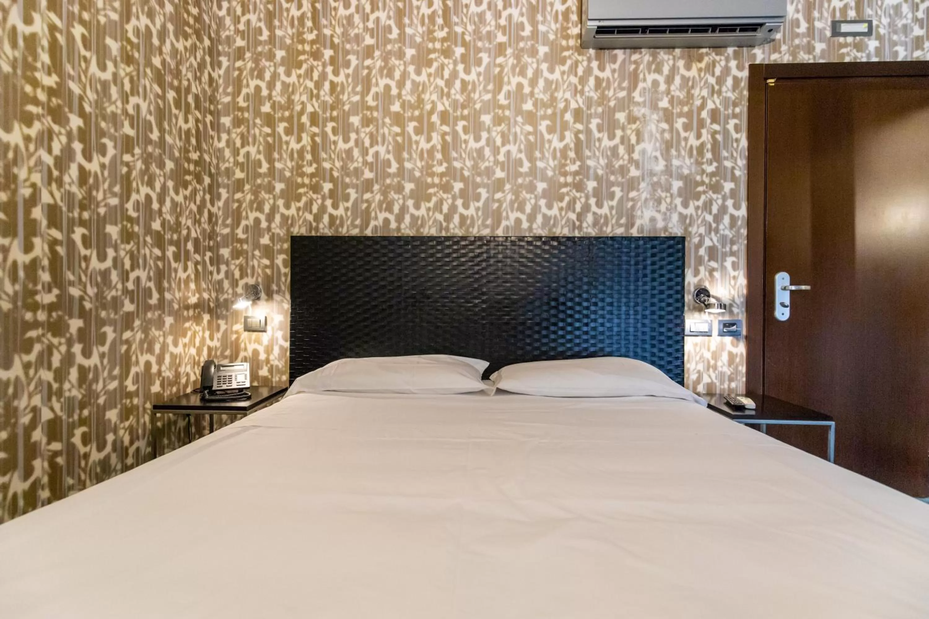 Balcony/Terrace, Bed in MH Design Hotel