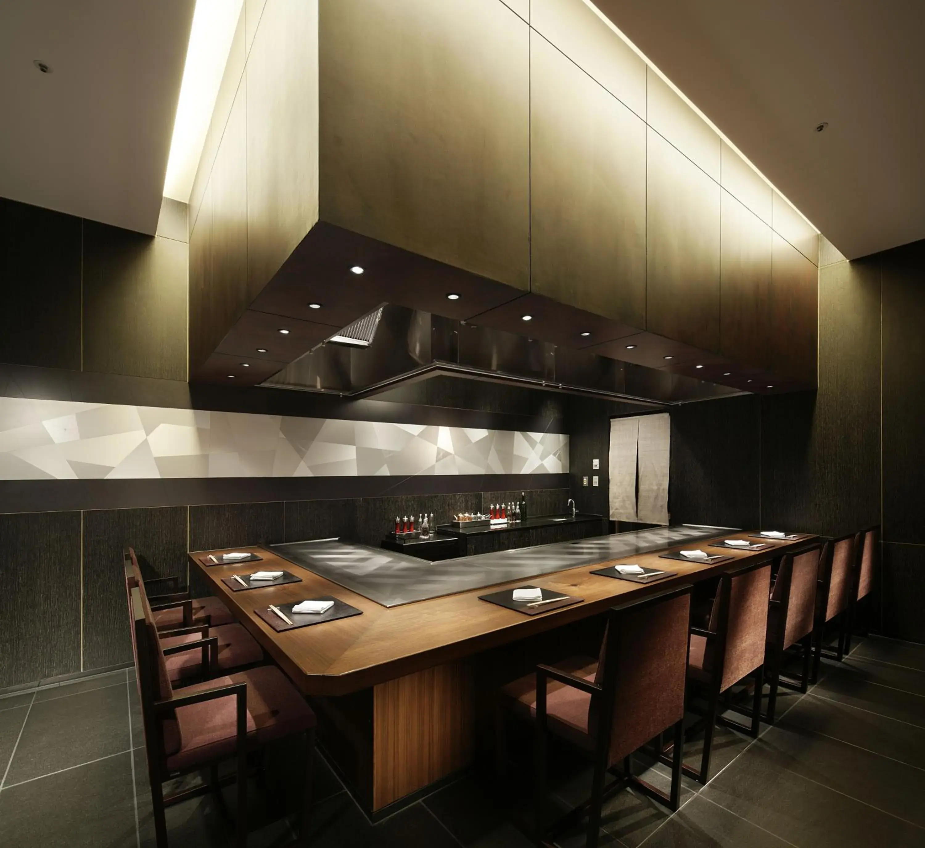 Restaurant/places to eat in The Capitol Hotel Tokyu