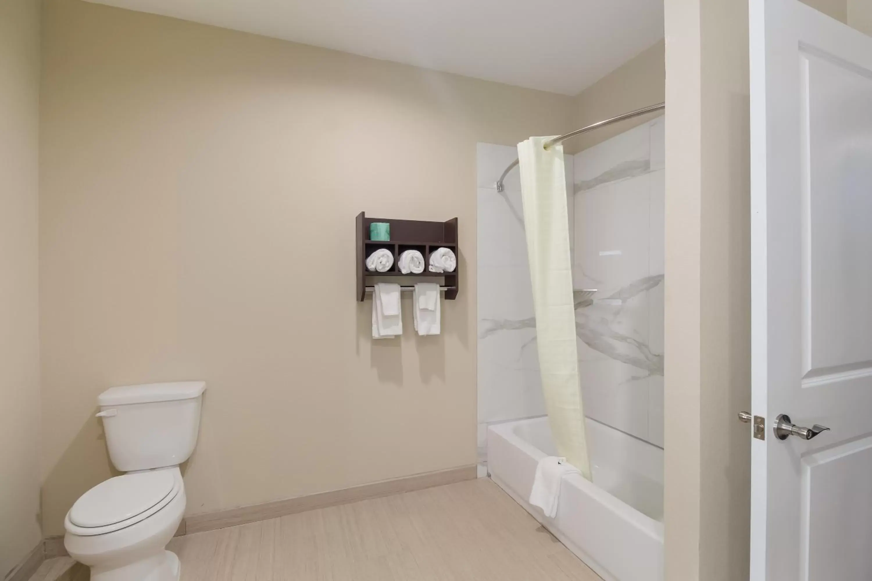 Bathroom in Scottish Inns & Suites Hitchcock-Santa Fe