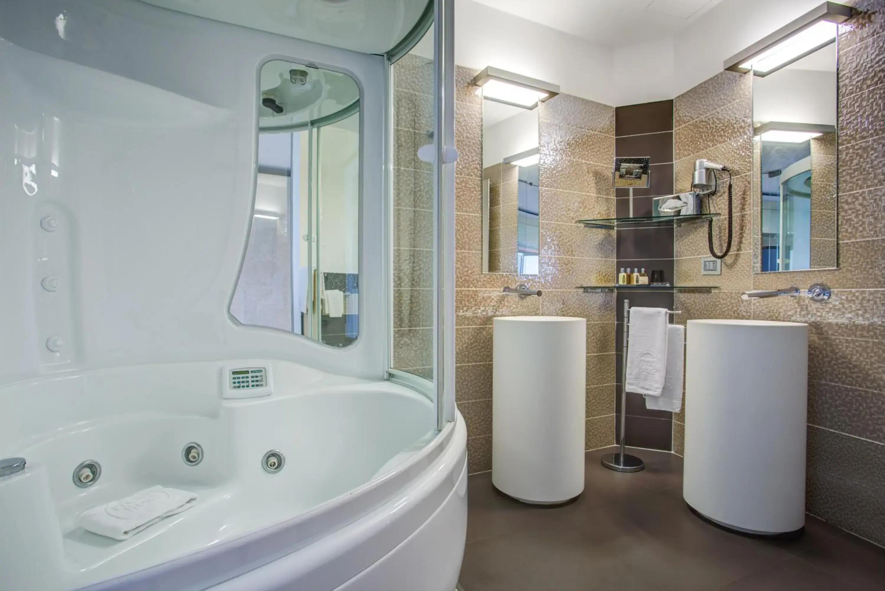 Bathroom in Hotel Premier & Suites - Premier Resort