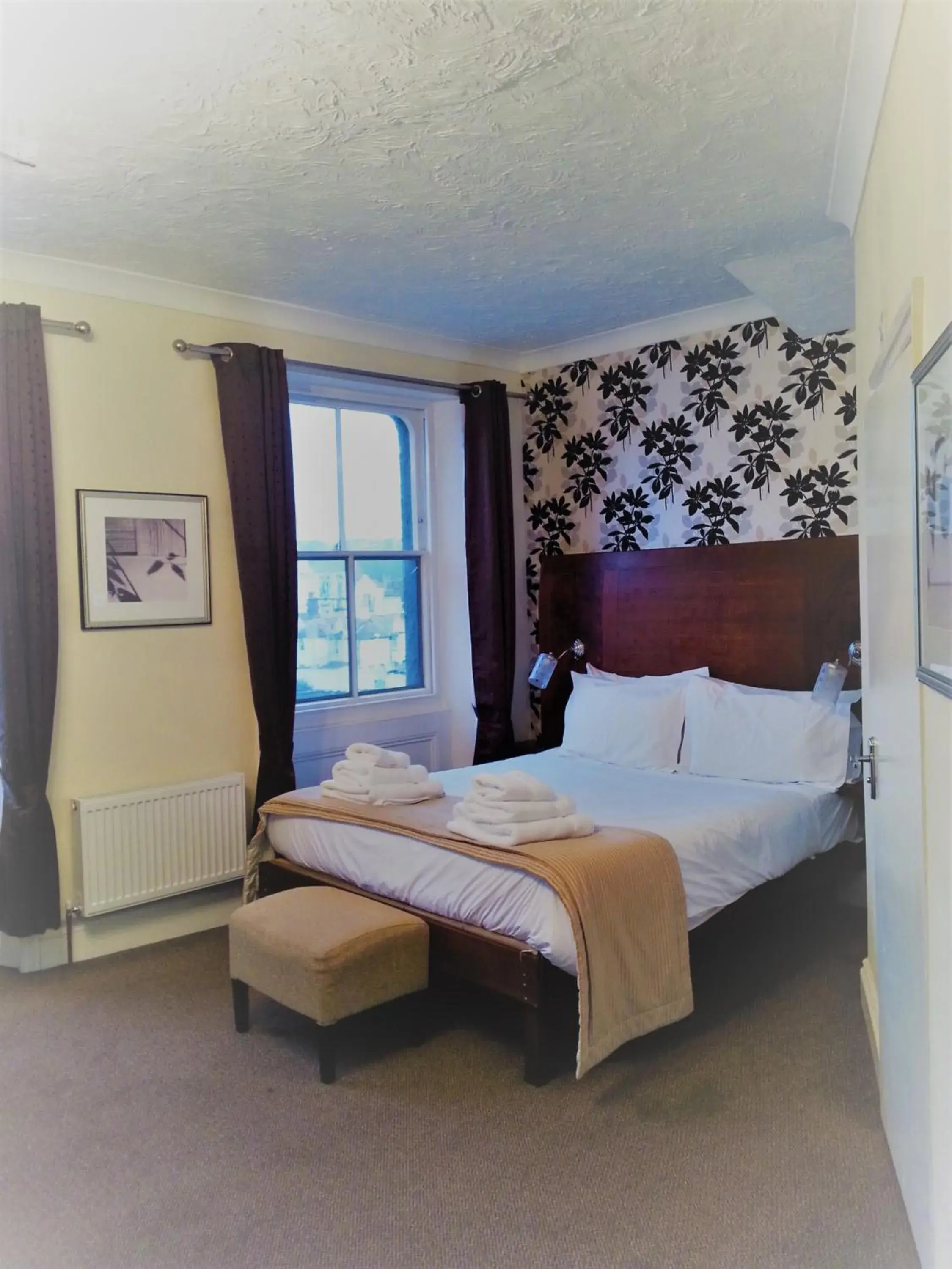 Bedroom, Bed in Town House Rooms