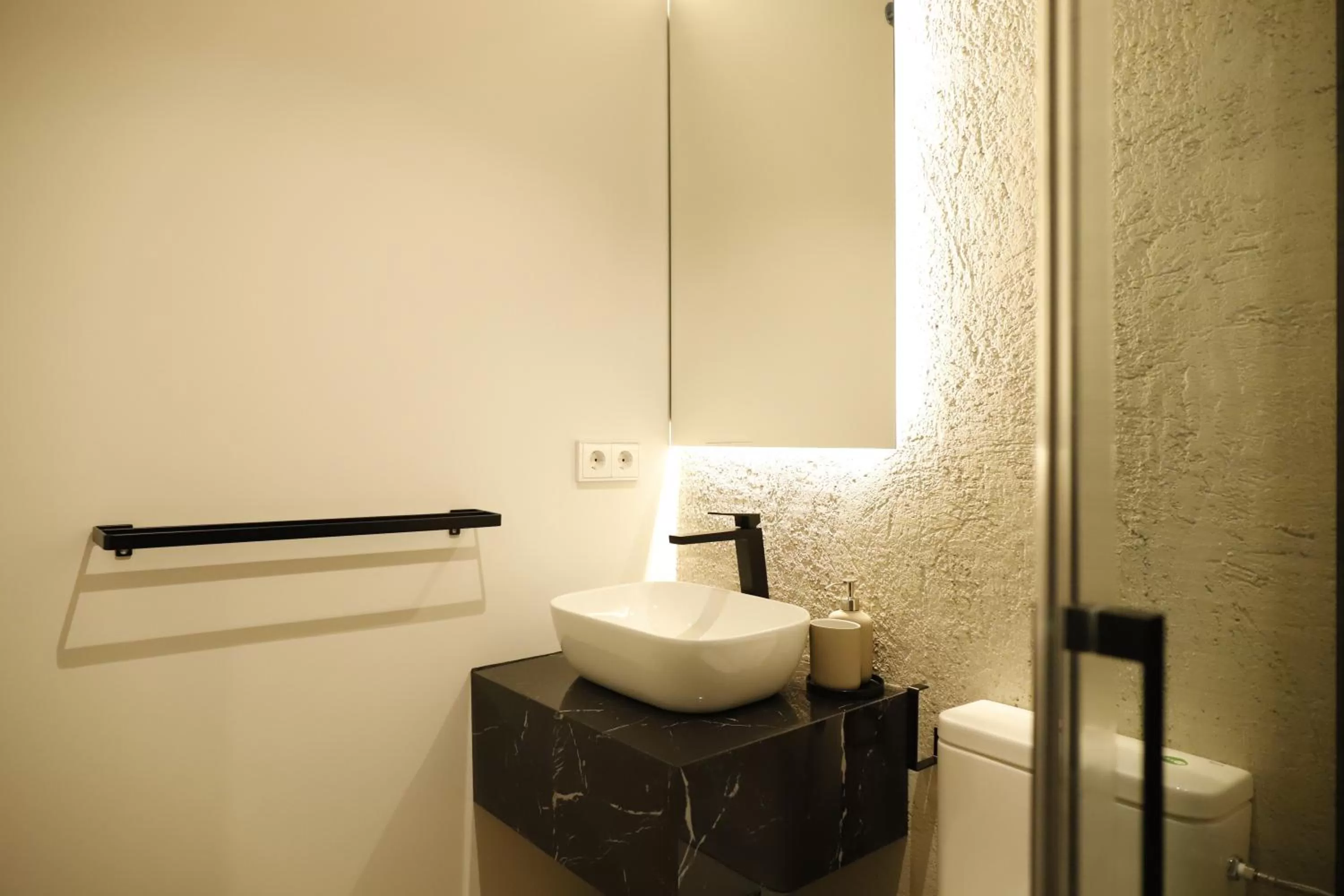 Bathroom in MEDINA HOMES PUENTE ROMANO