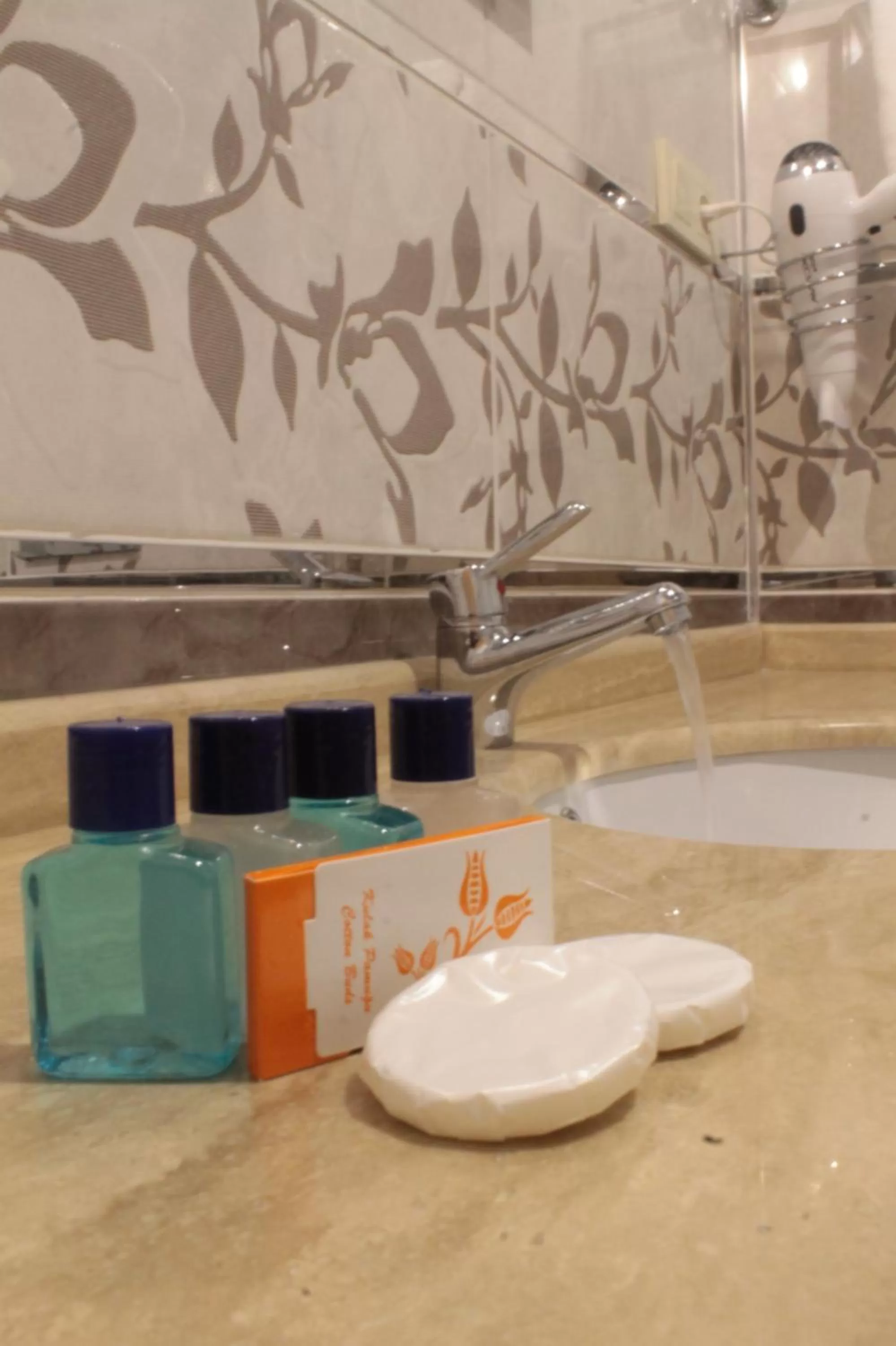 Bathroom in Reyyan Hotel