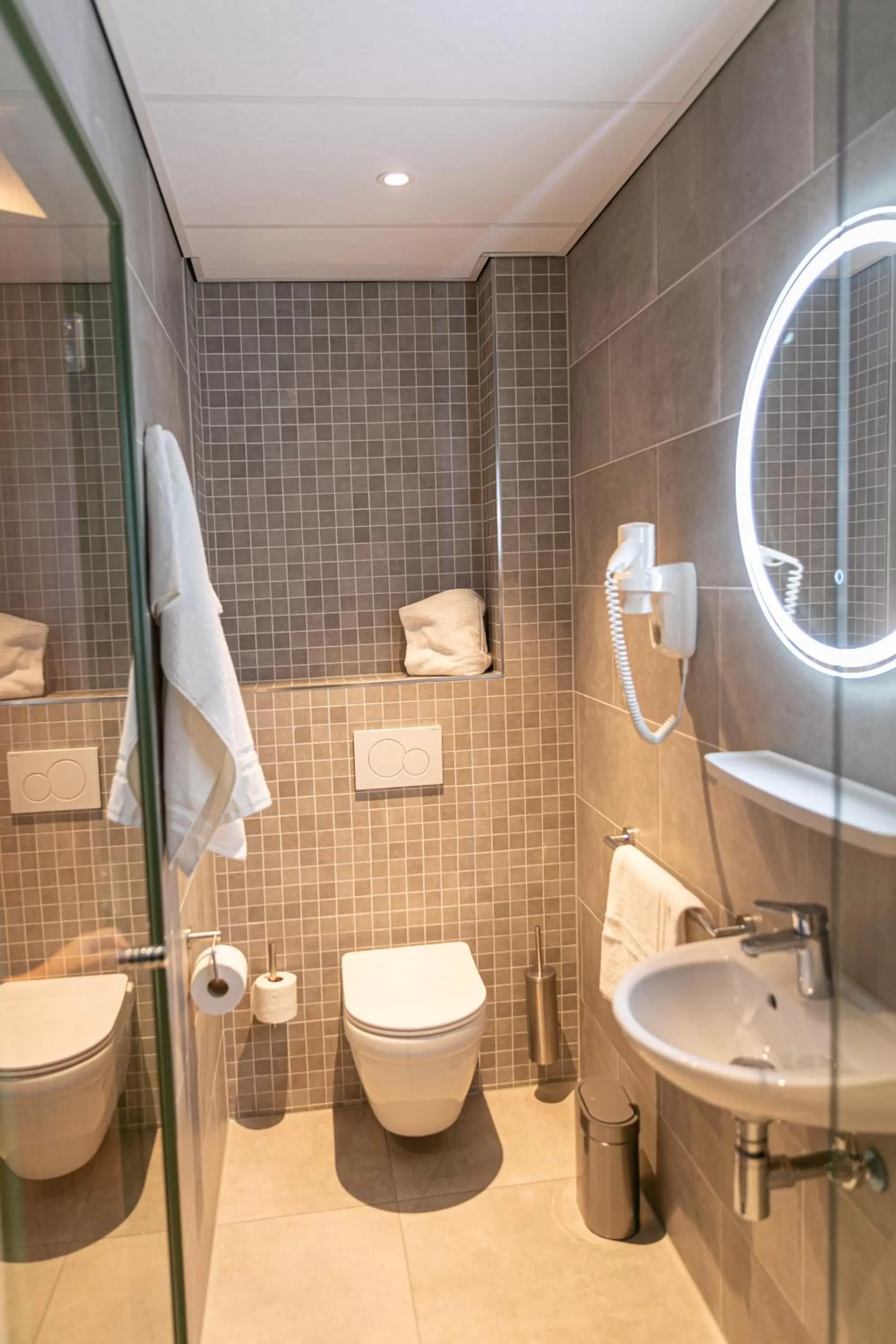 Toilet in Distrikt Hotels Amsterdam Zaandam