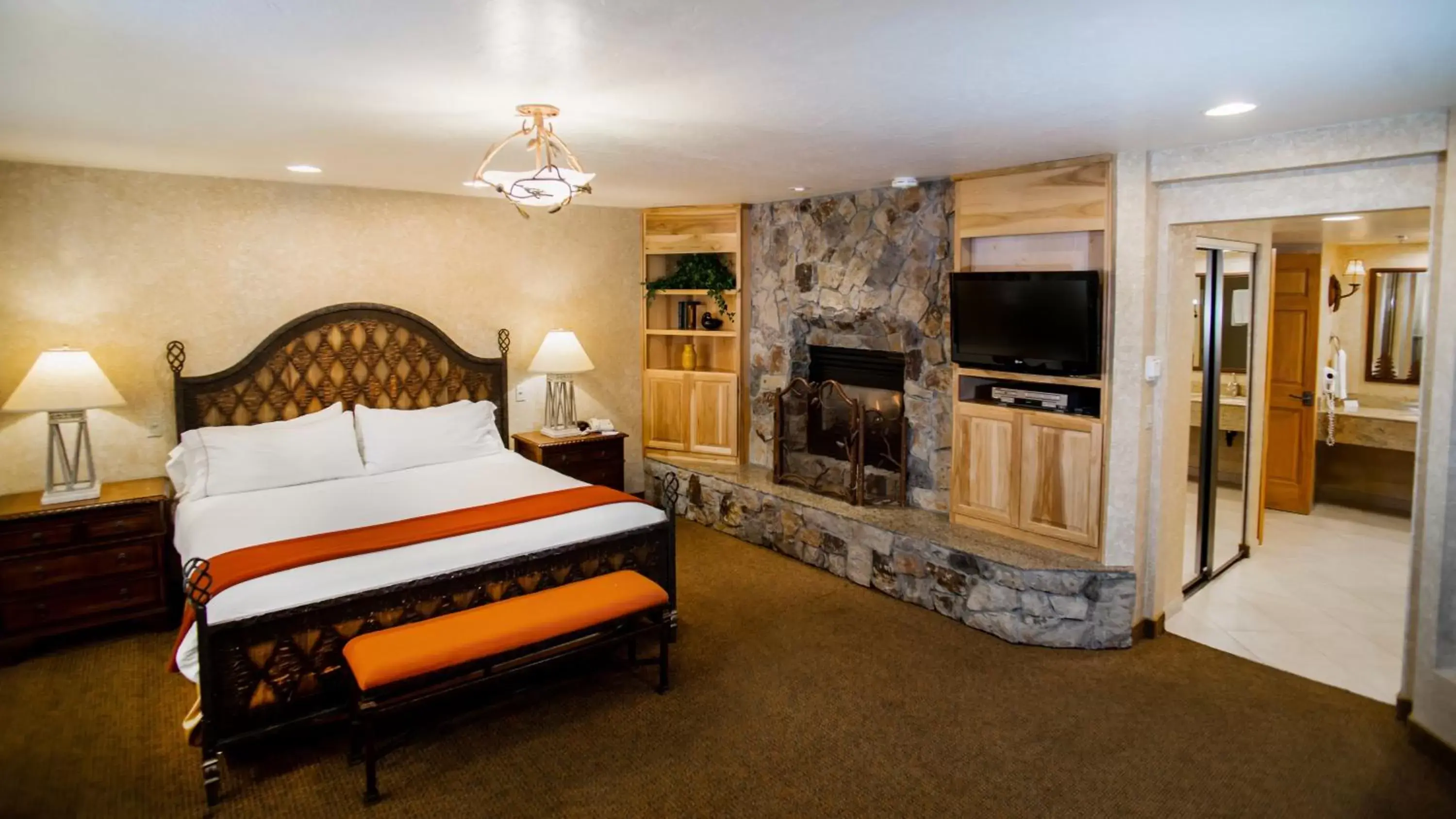 Photo of the whole room, Bed in Holiday Inn Express South Lake Tahoe, an IHG Hotel