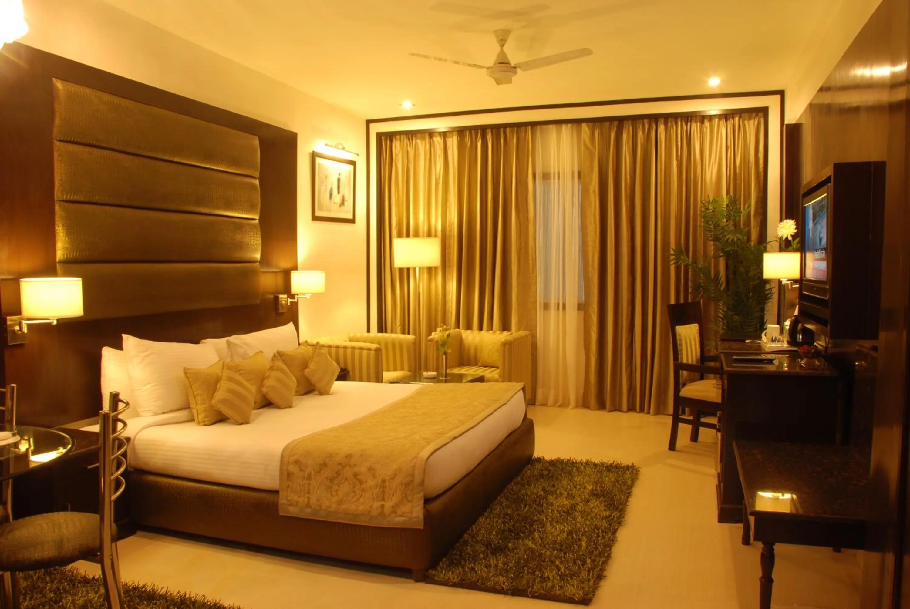Photo of the whole room, Bed in Hotel Shanti Palace Mahipalpur