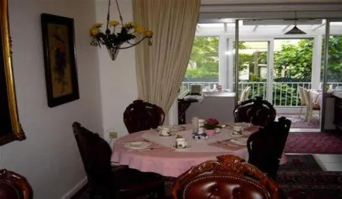 Restaurant/places to eat in Haus Mooren, Hotel Garni