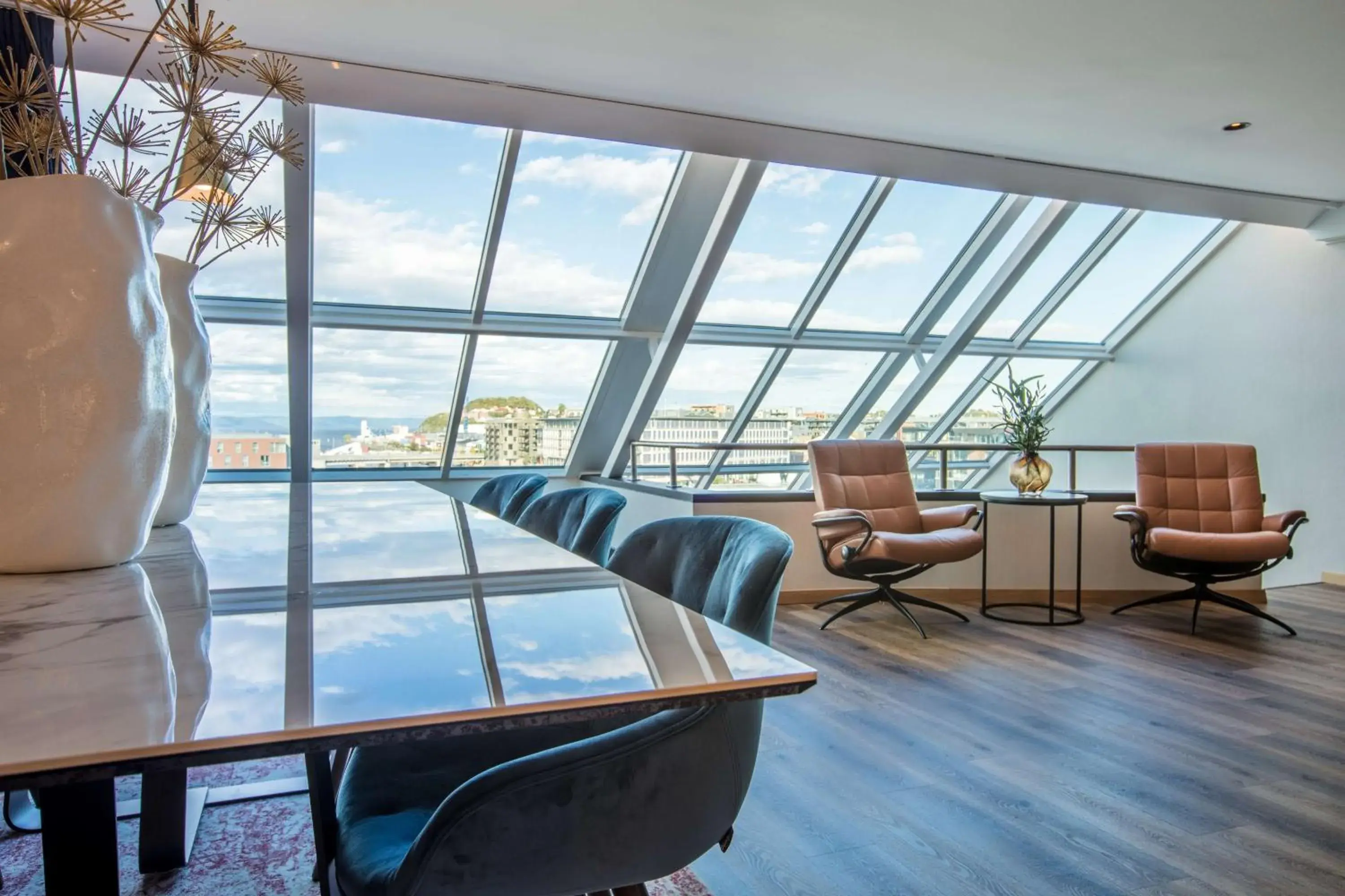 Photo of the whole room, Seating Area in Radisson Blu Royal Garden Hotel, Trondheim