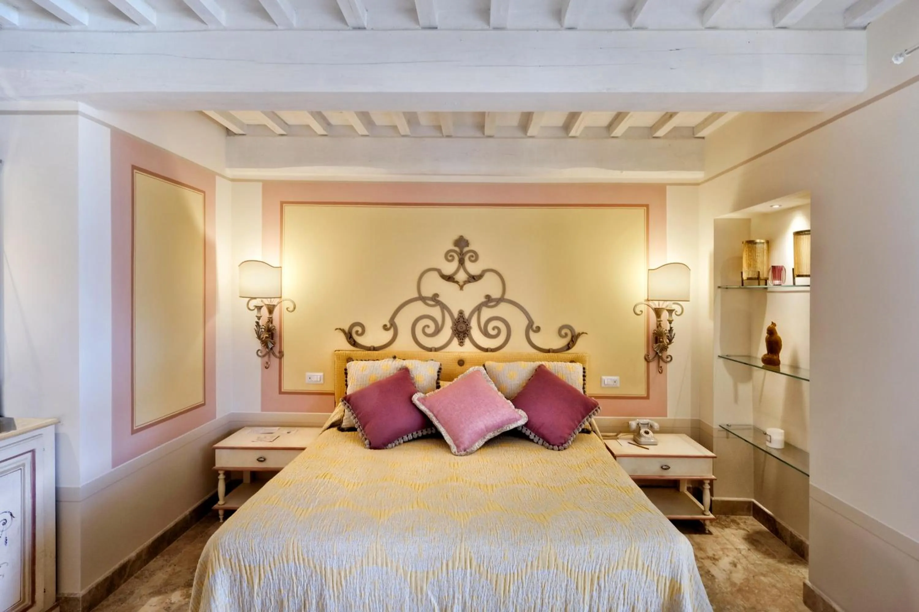 Photo of the whole room, Bed in Il Falconiere Relais & Spa