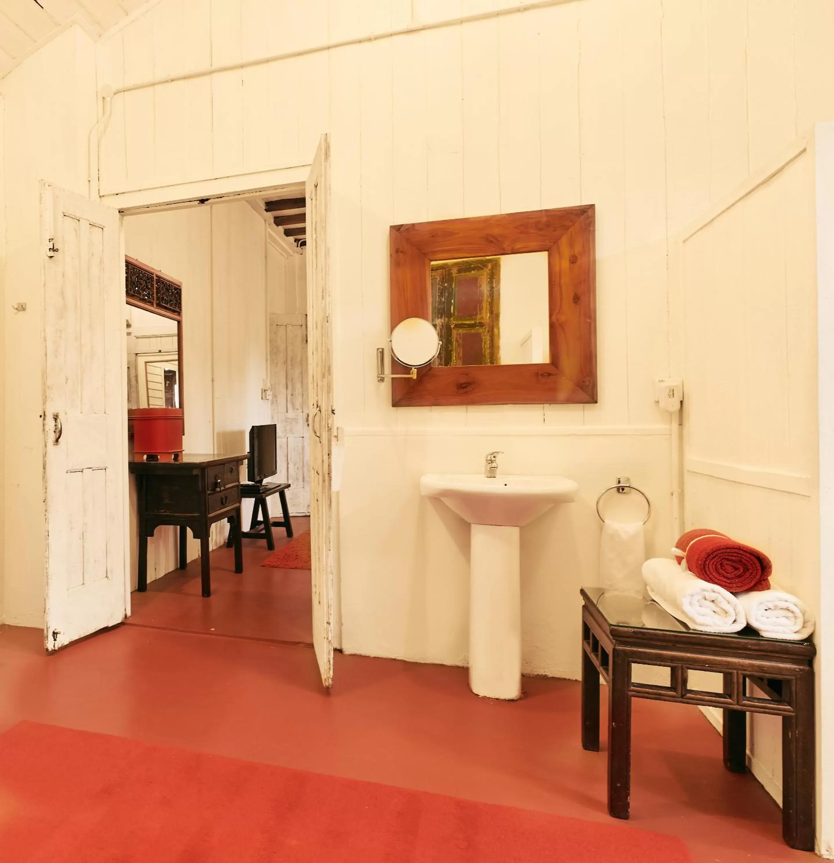 Bathroom, Dining Area in Temple Tree Resort