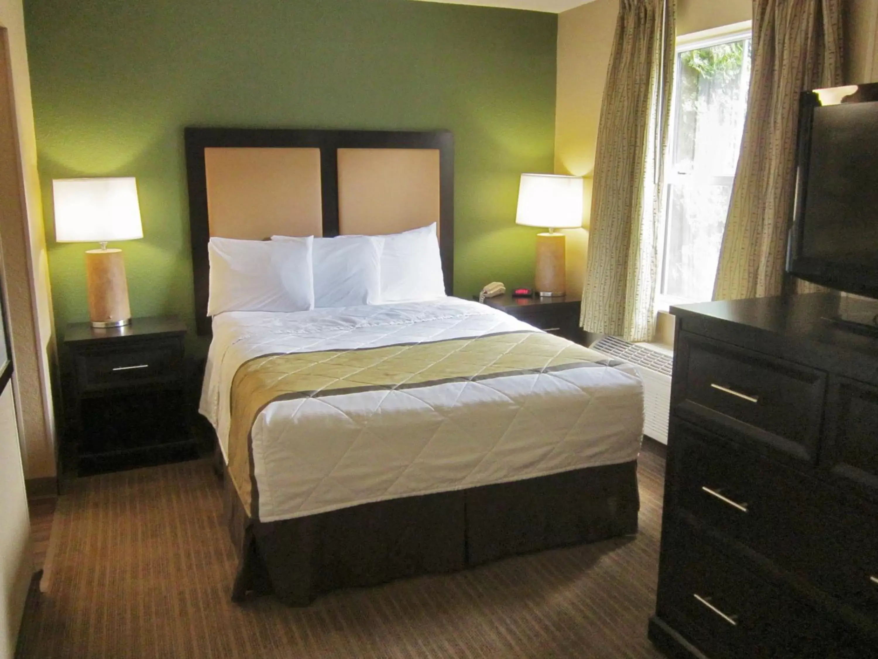 Bed in Extended Stay America Suites - Greensboro - Airport