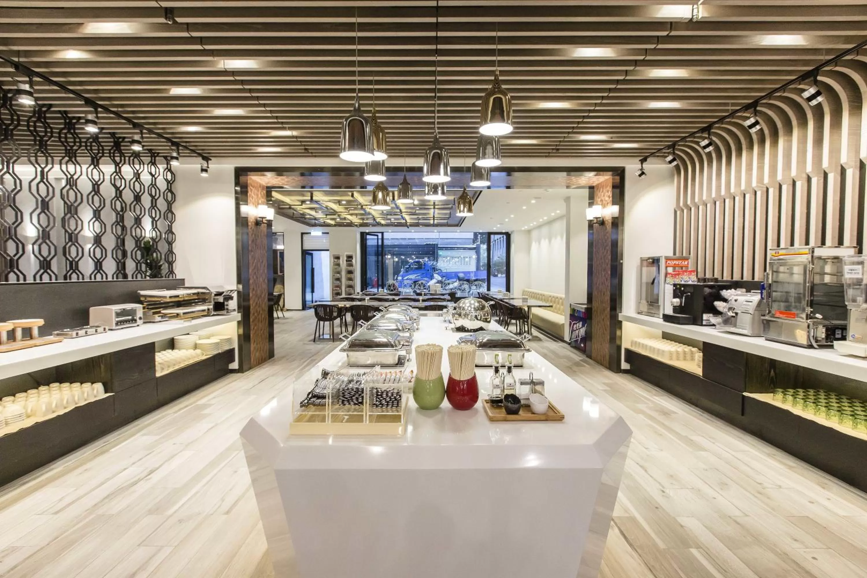 Restaurant/places to eat in The Cloud Hotel