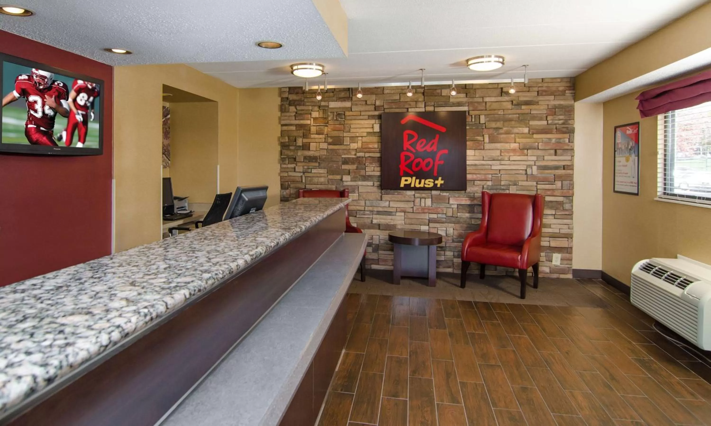 Lobby or reception in Red Roof Inn PLUS+ Baltimore-Washington DC/BWI Airport