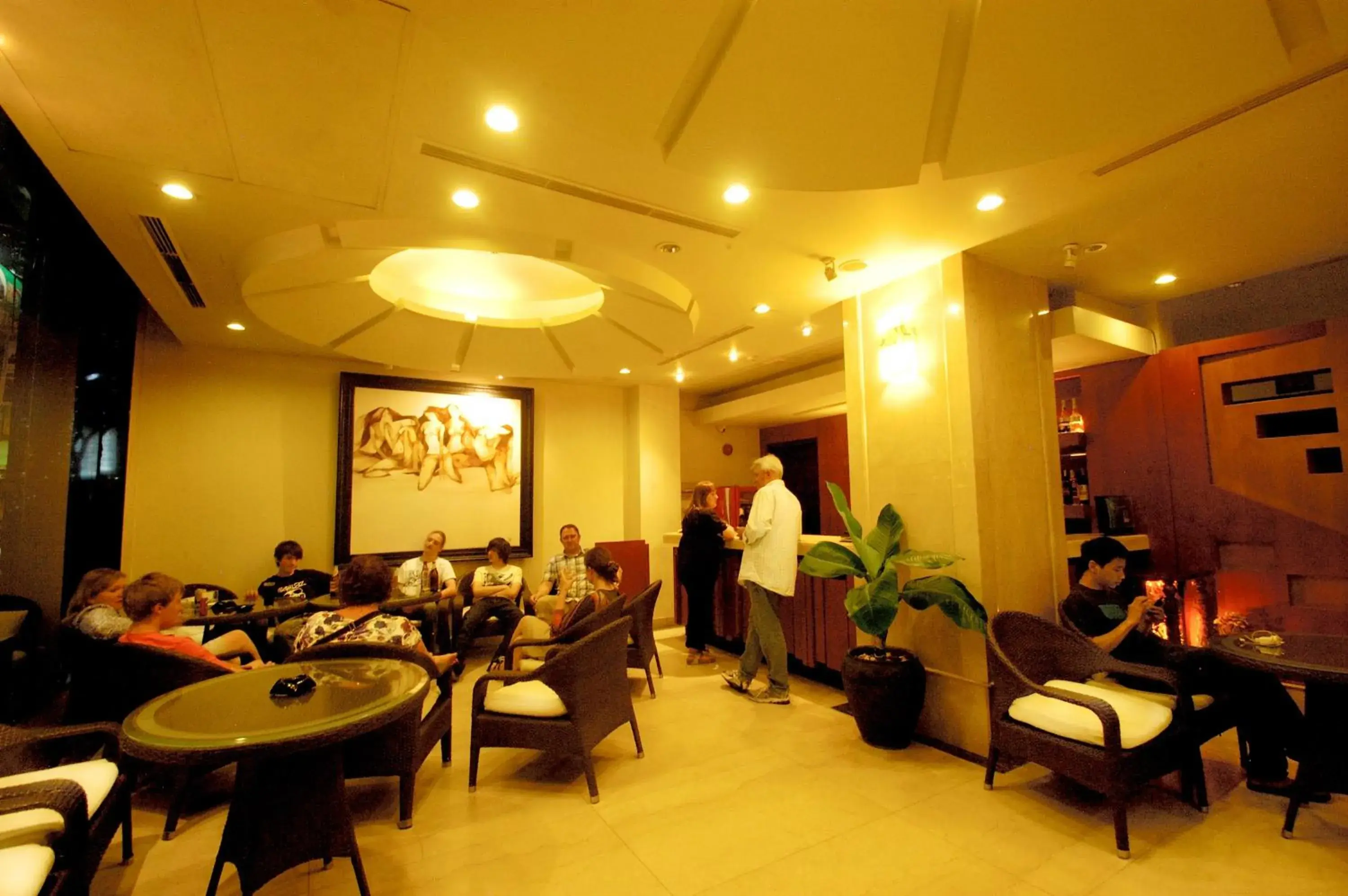 Coffee/tea facilities, Restaurant/Places to Eat in Asia Paradise Hotel