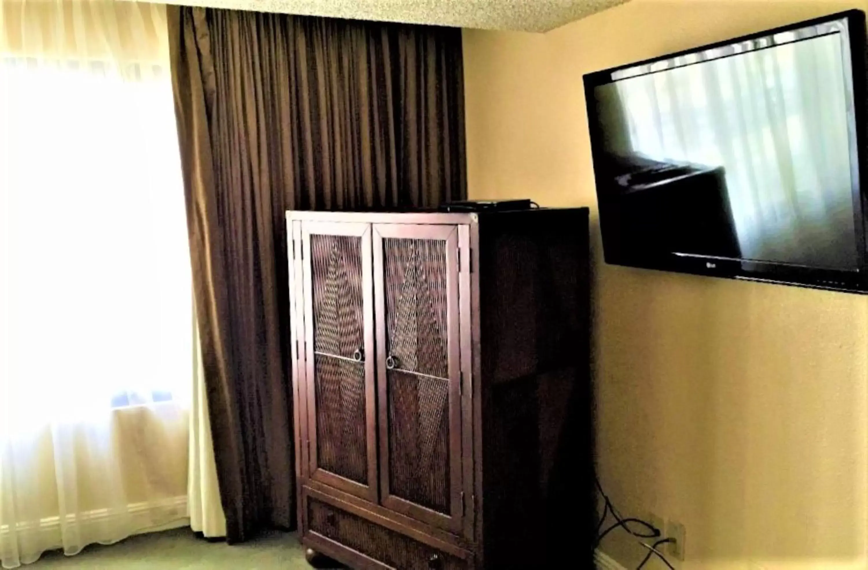 TV and multimedia, TV/Entertainment Center in Jockey Resort Suites Center Strip