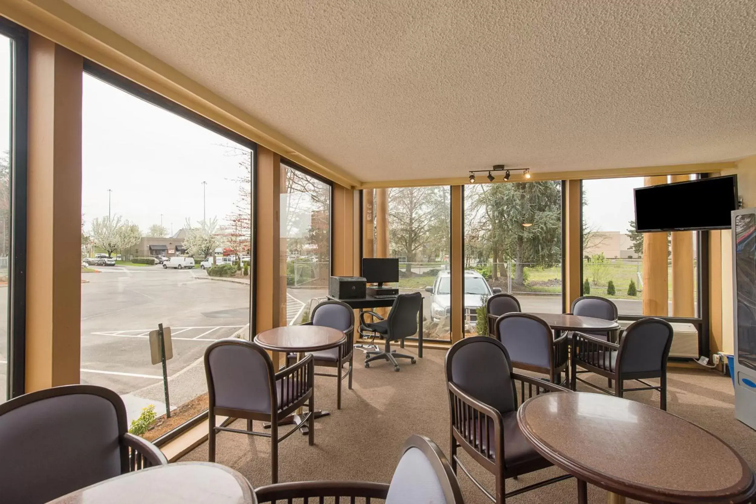 Coffee/tea facilities in Rodeway Inn & Suites Portland - Jantzen Beach