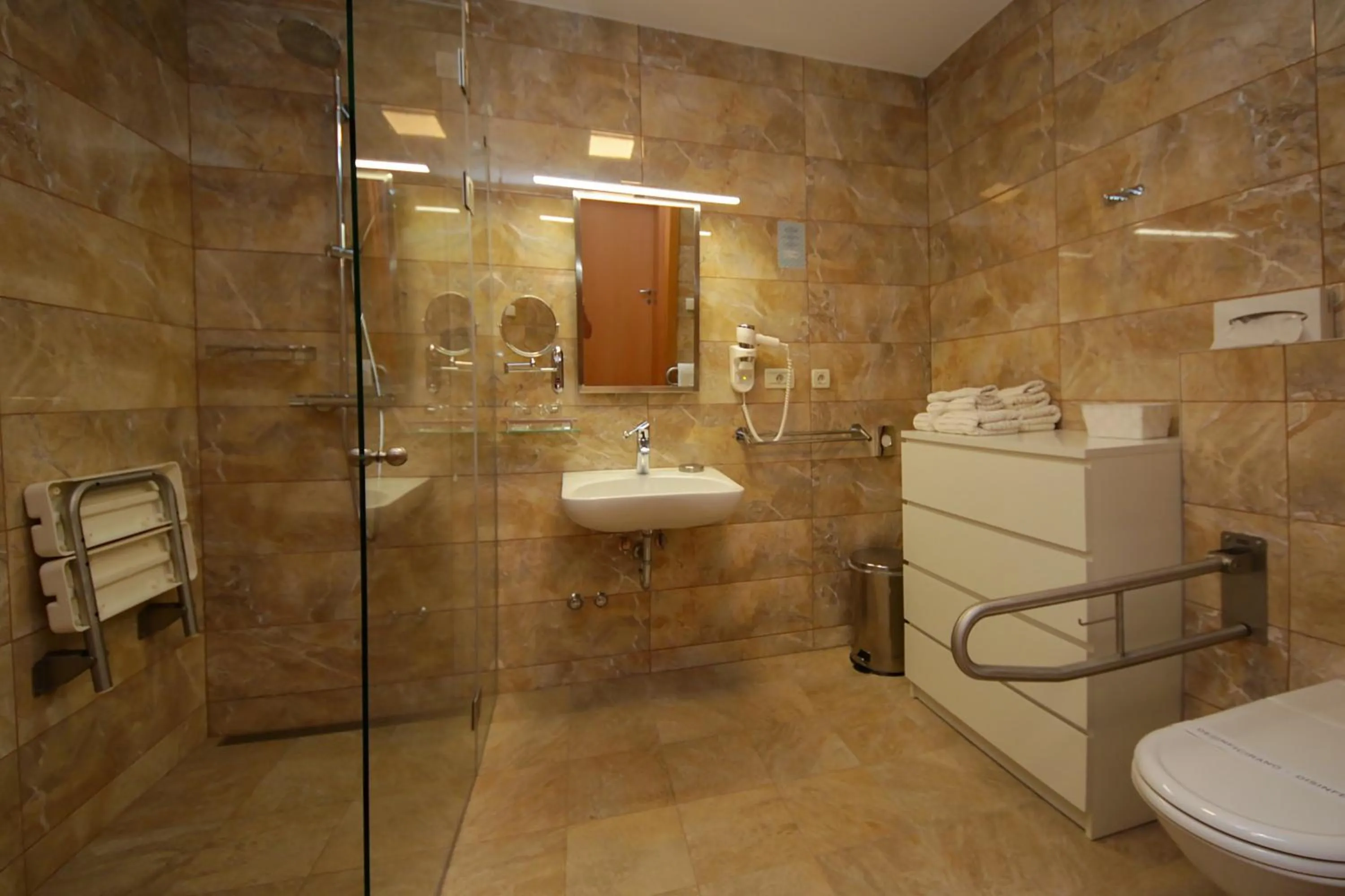 Shower in Hotel Villa Radin