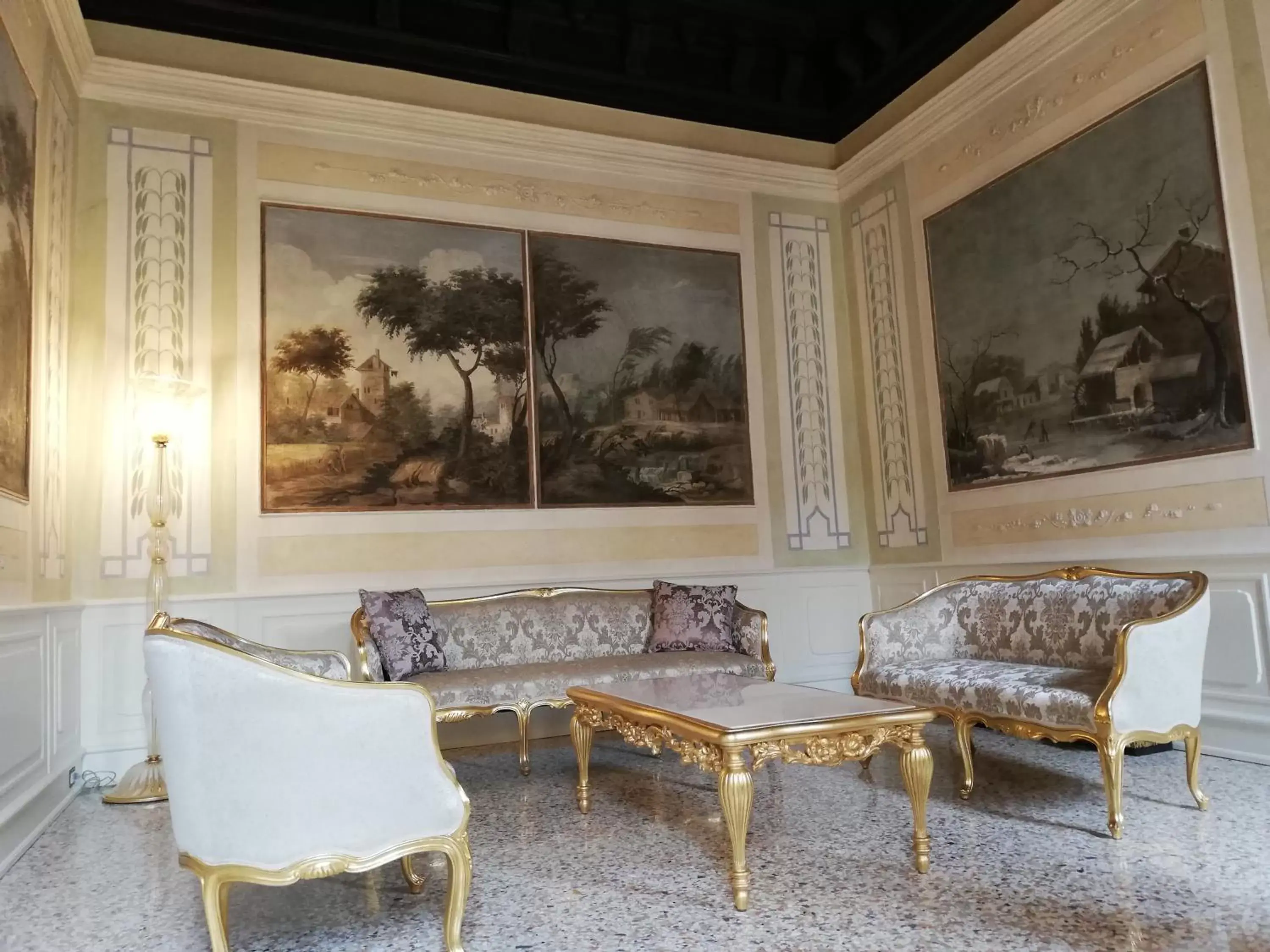 Living room, Seating Area in Ca' Bonfadini Historic Experience