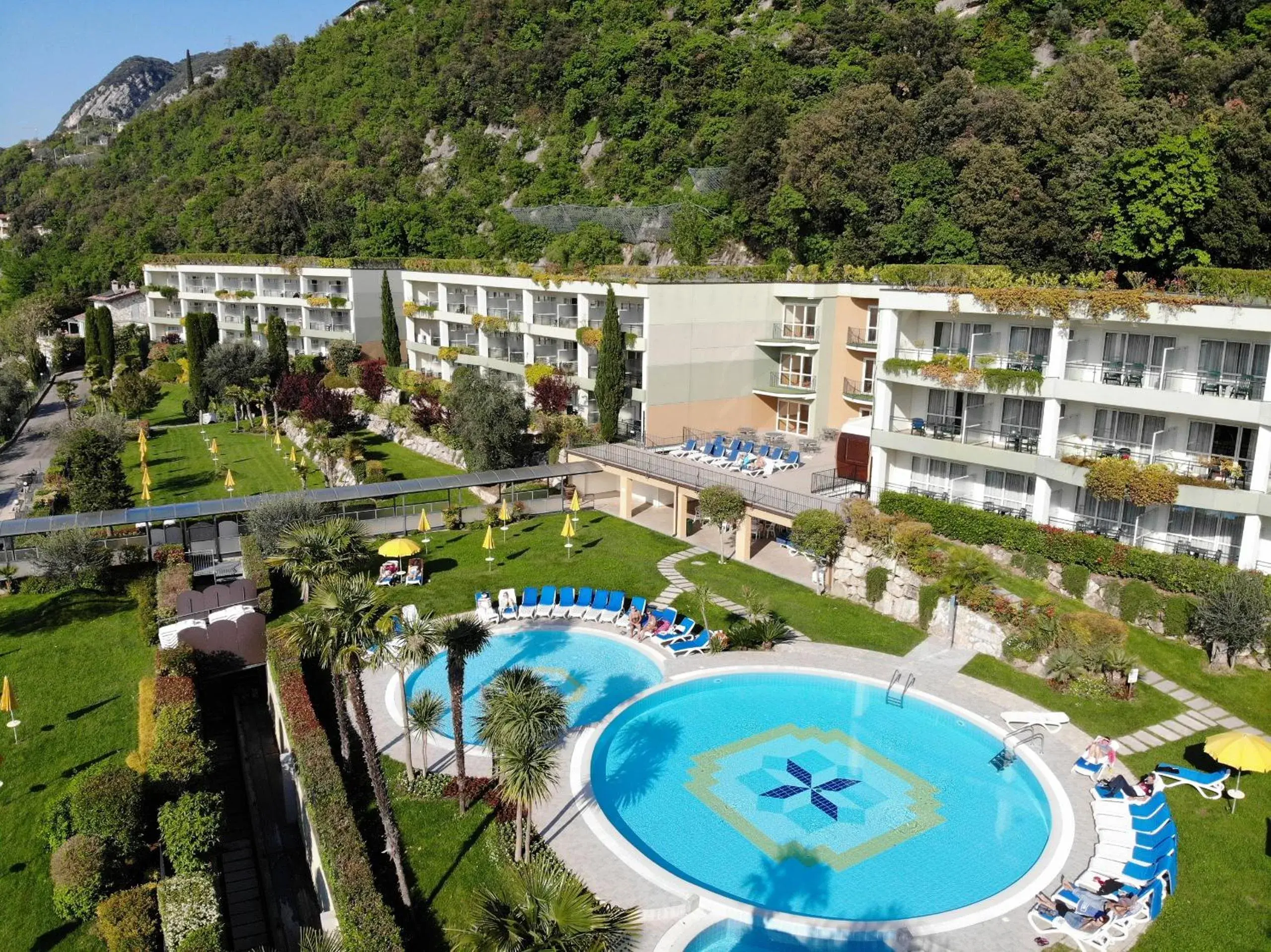 Property building, Pool View in Majestic Palace